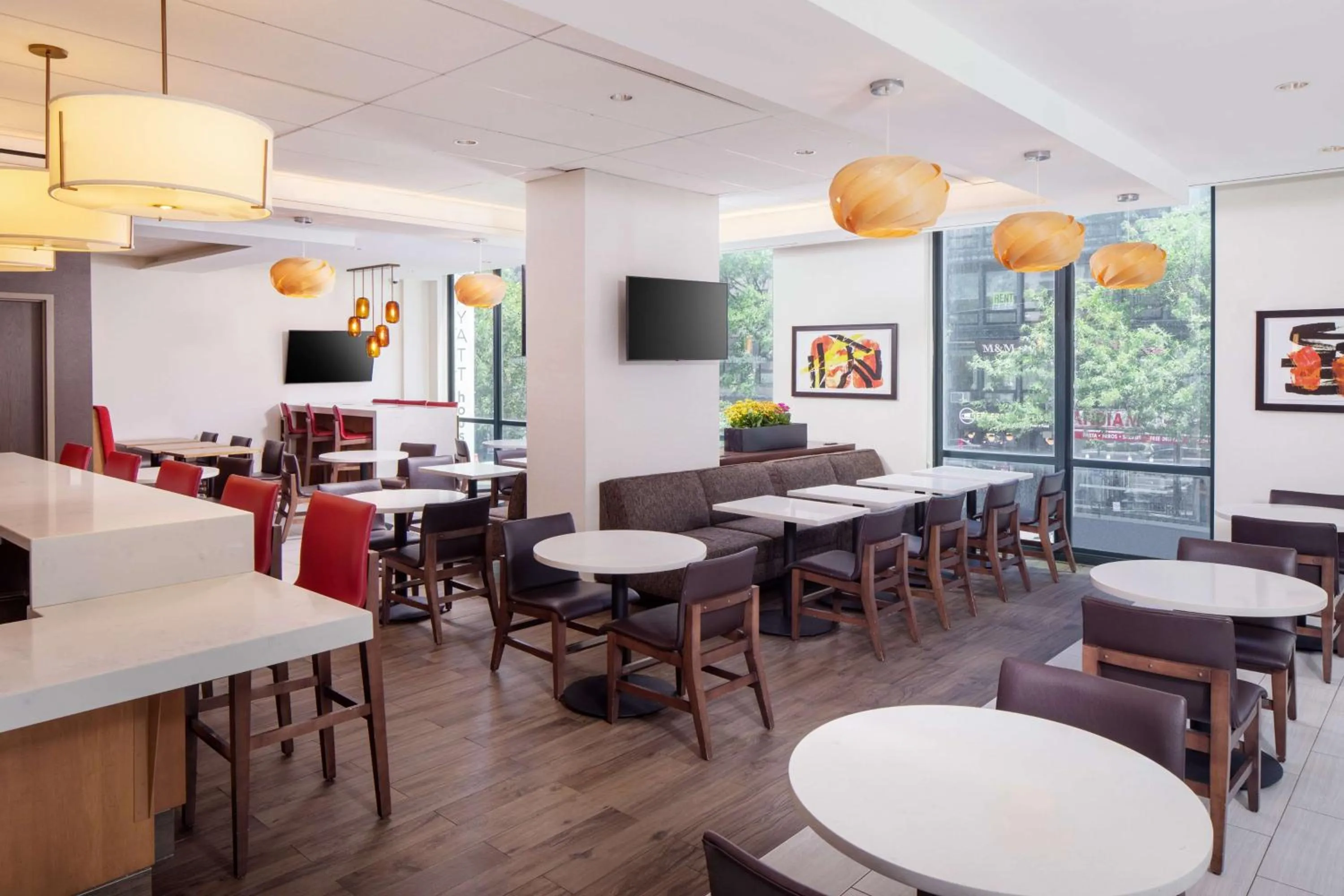 Restaurant/places to eat in Hyatt House New York/Chelsea
