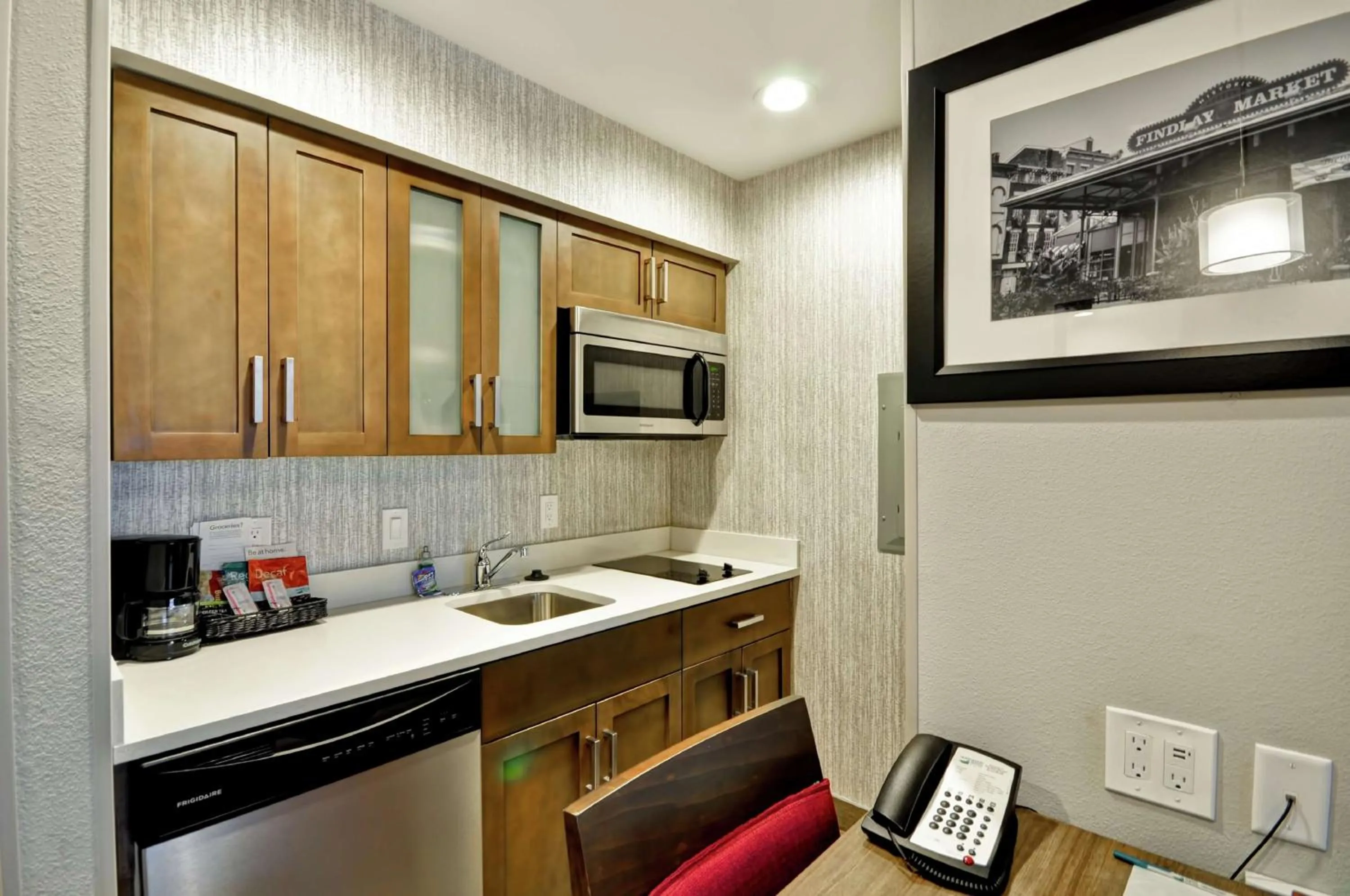 Kitchen or kitchenette in Homewood Suites by Hilton Cincinnati/West Chester