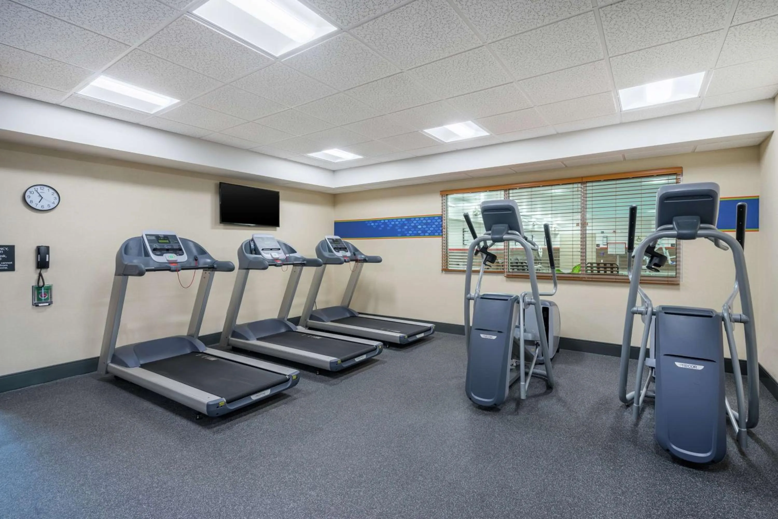 Fitness centre/facilities in Hampton Inn by Hilton Oxford, ME