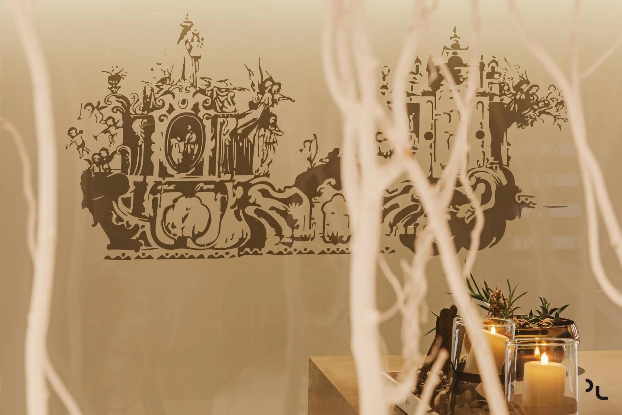 Decorative detail in La Residenza del Monaco bianco