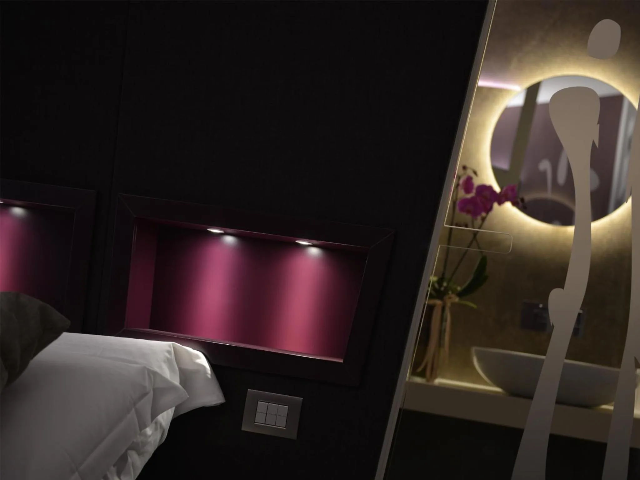 Decorative detail, Bed in La Residenza del Monaco bianco