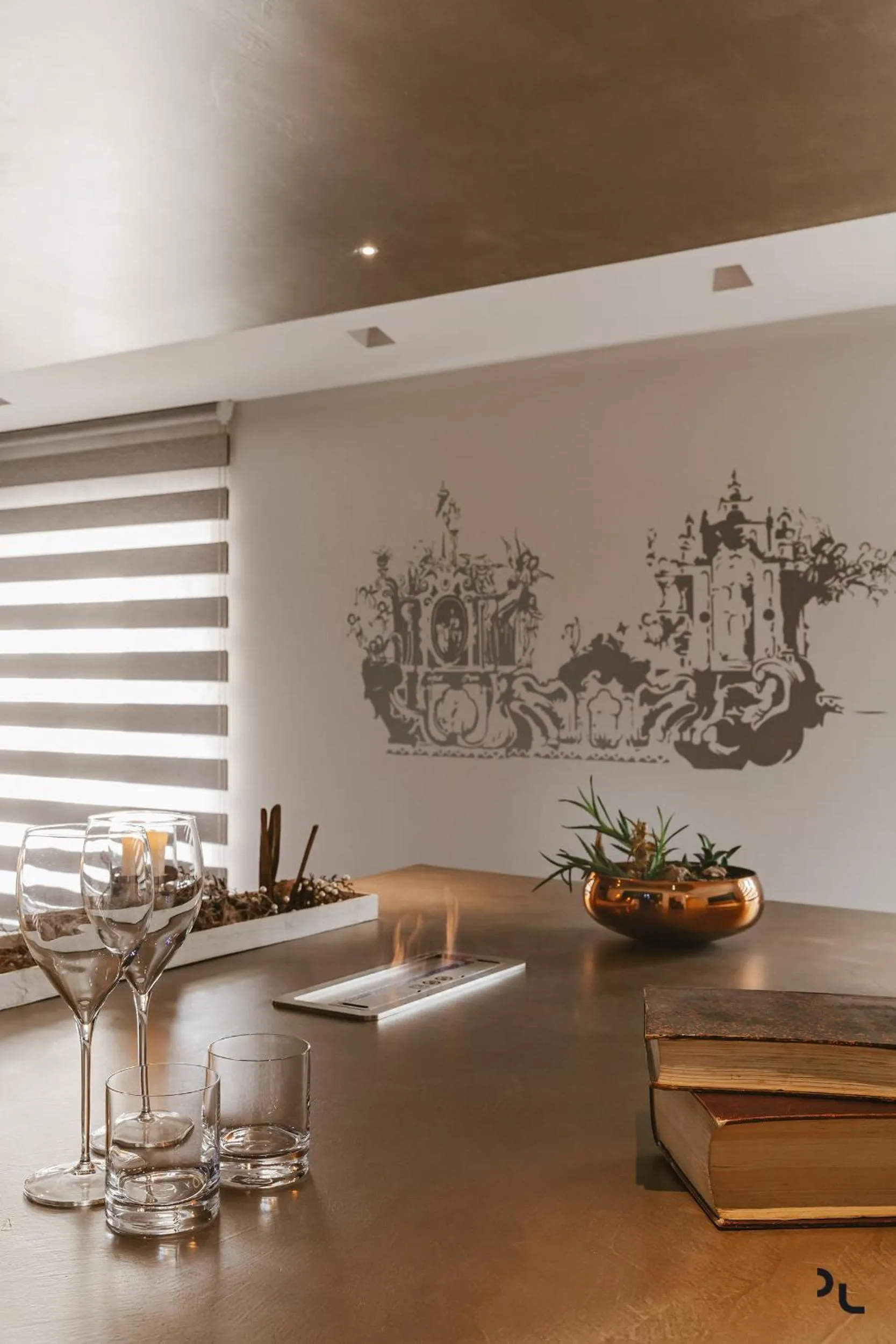 Decorative detail in La Residenza del Monaco bianco