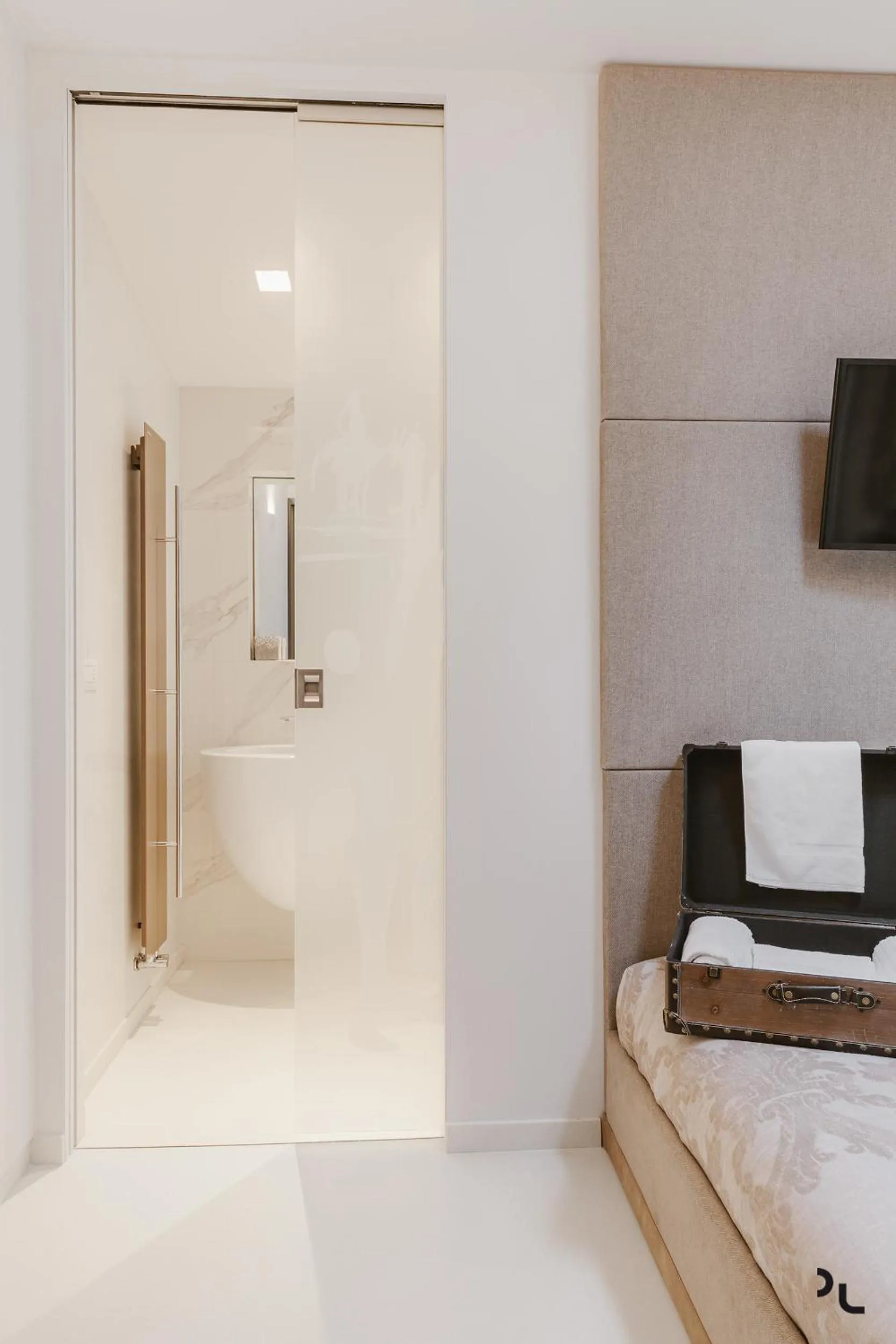 Bed in La Residenza del Monaco bianco