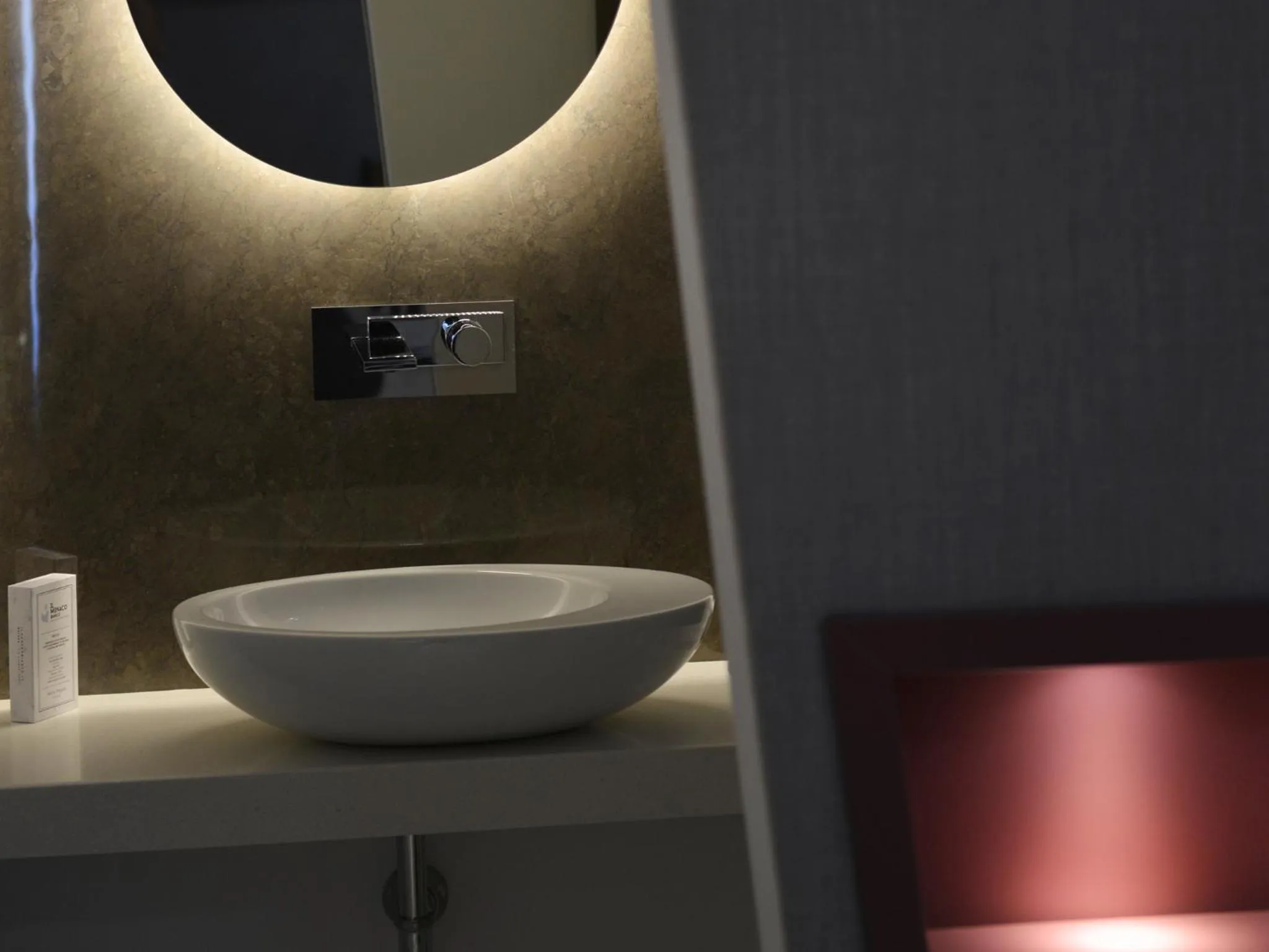 Decorative detail in La Residenza del Monaco bianco