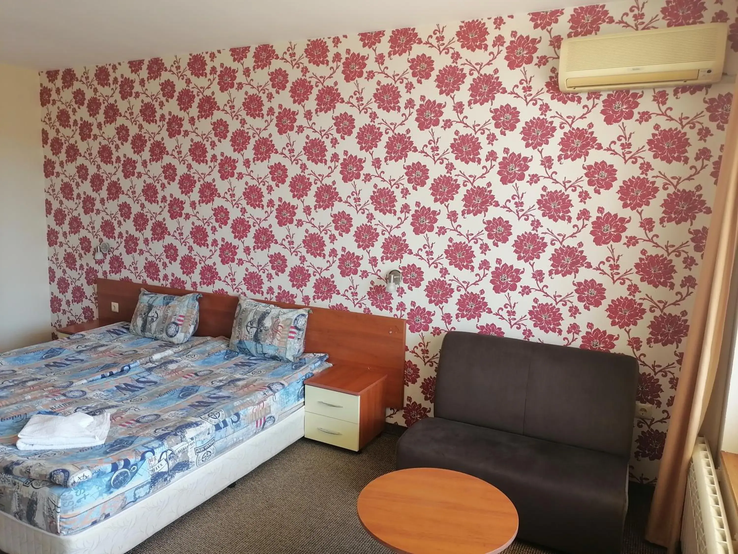 Double or Twin Room with Balcony in St. George Guest House Double or Twin Room with Balcony in St. George Guest House