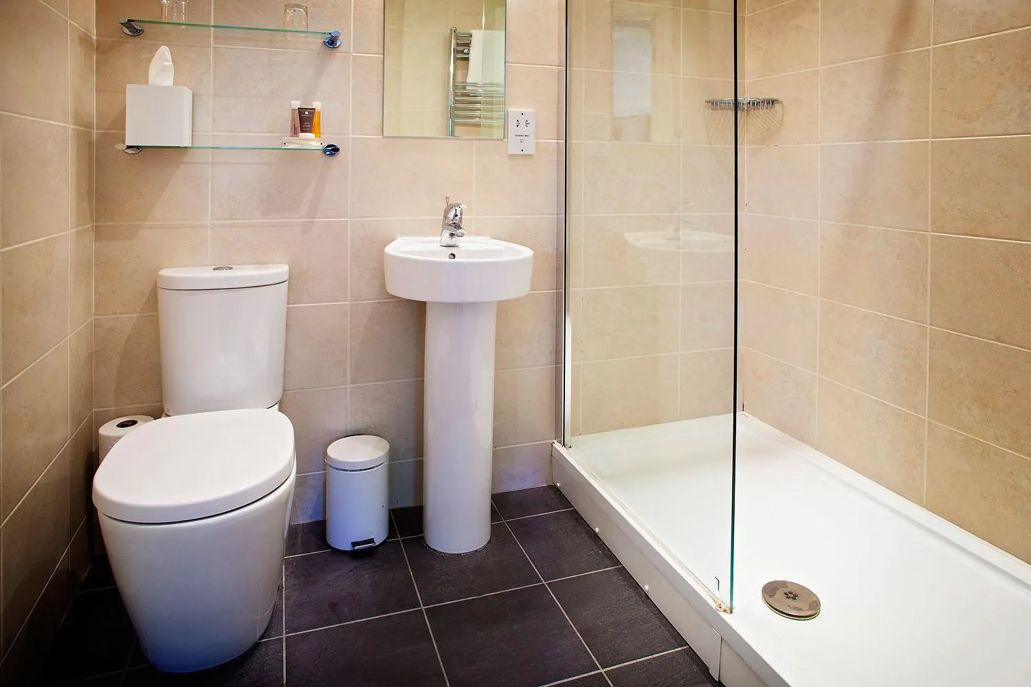 Shower in 315 Bar & Restaurant