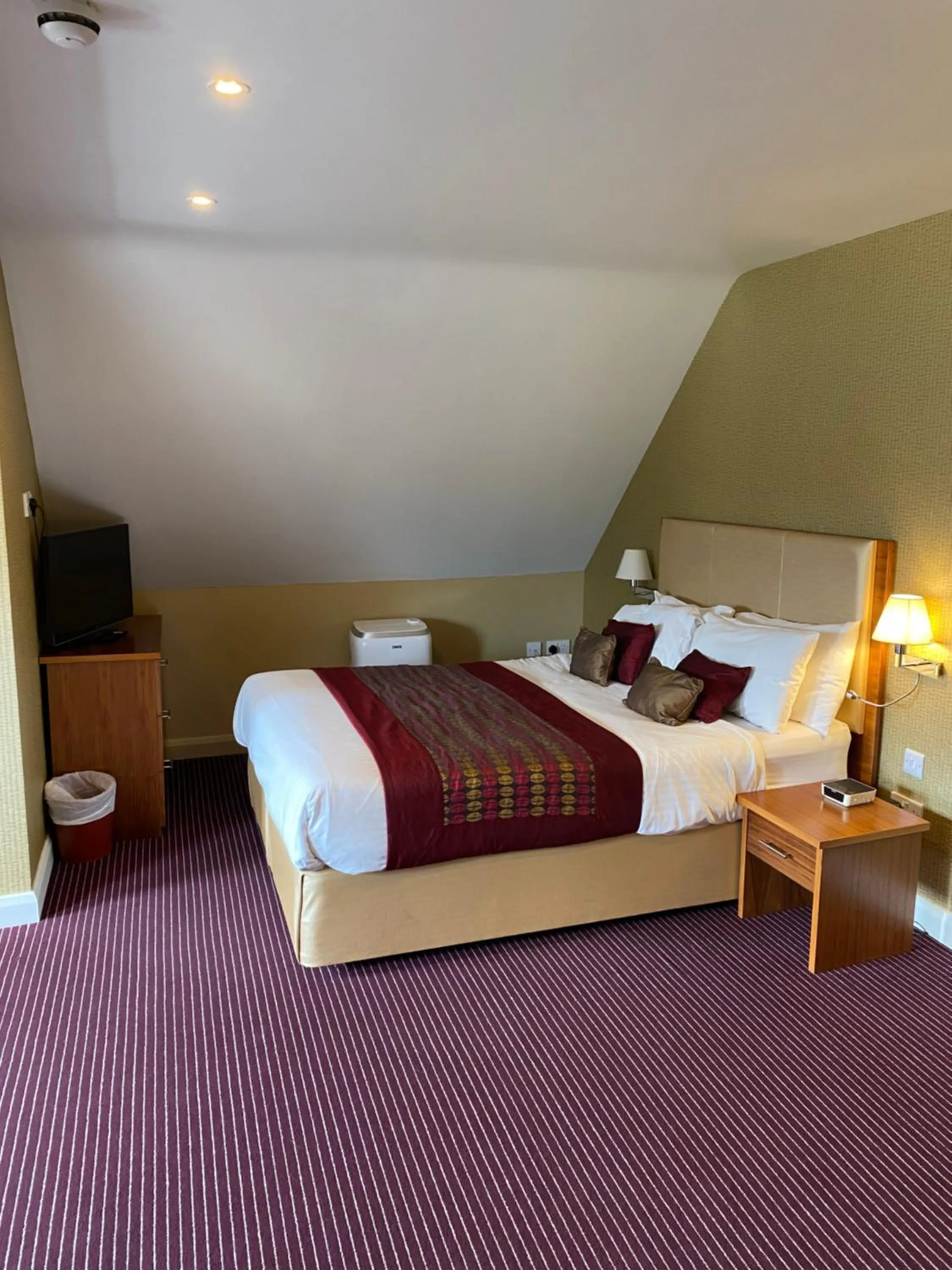 Bed in 315 Bar & Restaurant