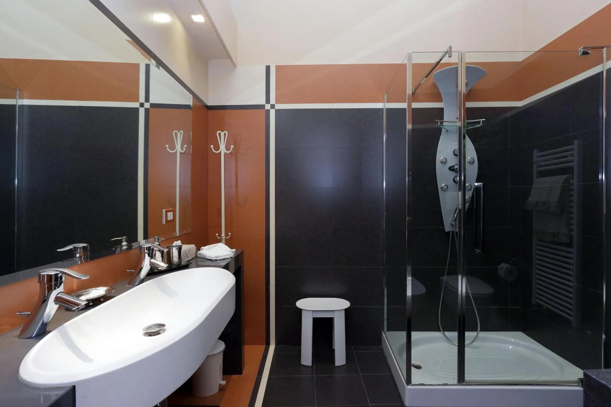 Shower in Rome in your heart - Spagna apartment