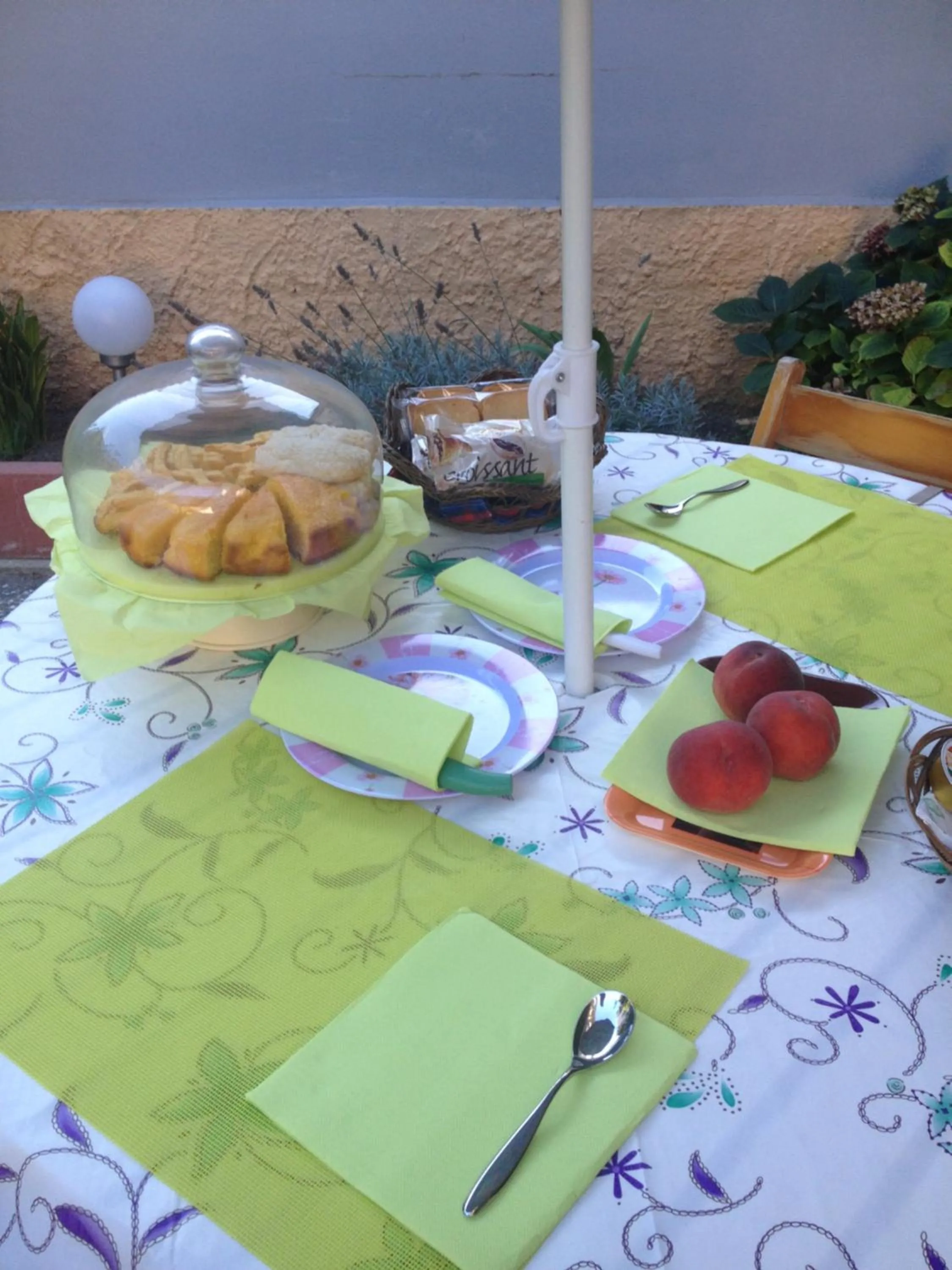 Buffet breakfast in Affittacamere da Arianna
