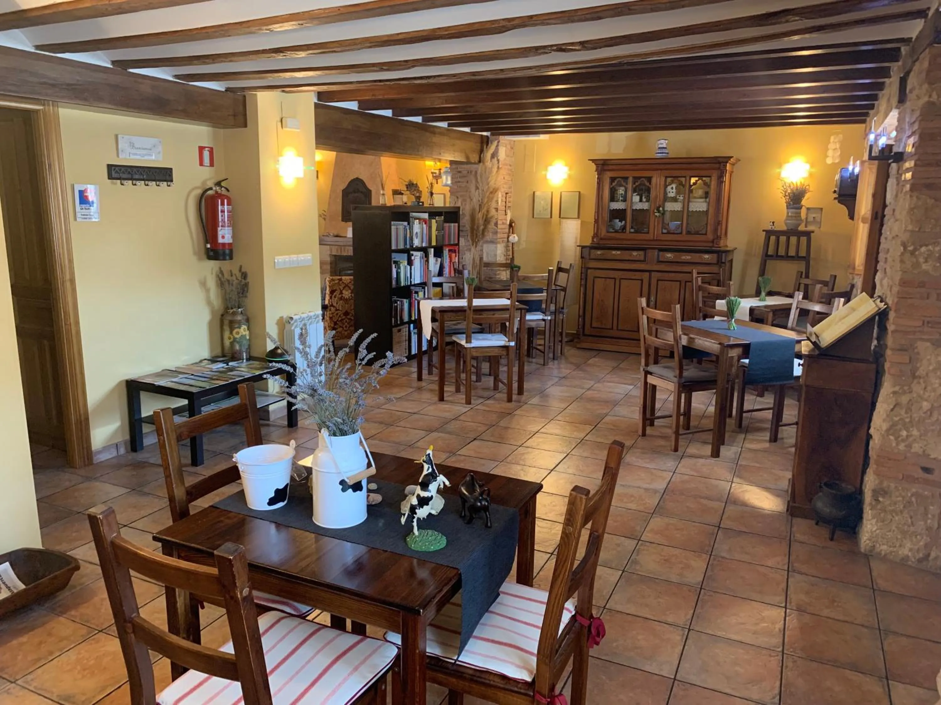 Restaurant/places to eat in La Cabala de Ibeas