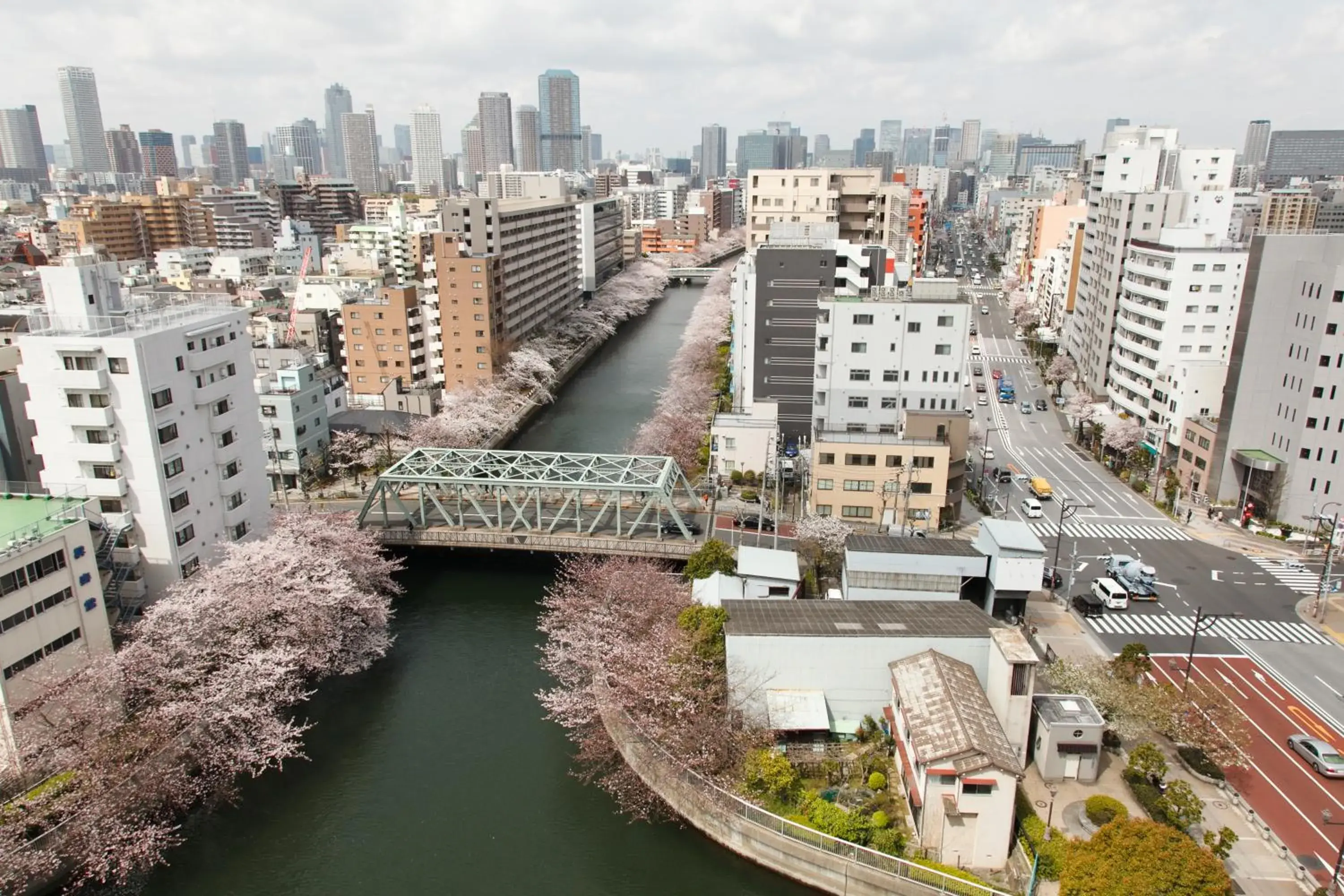 River view in Day Nice Hotel Tokyo River view in Day Nice Hotel Tokyo