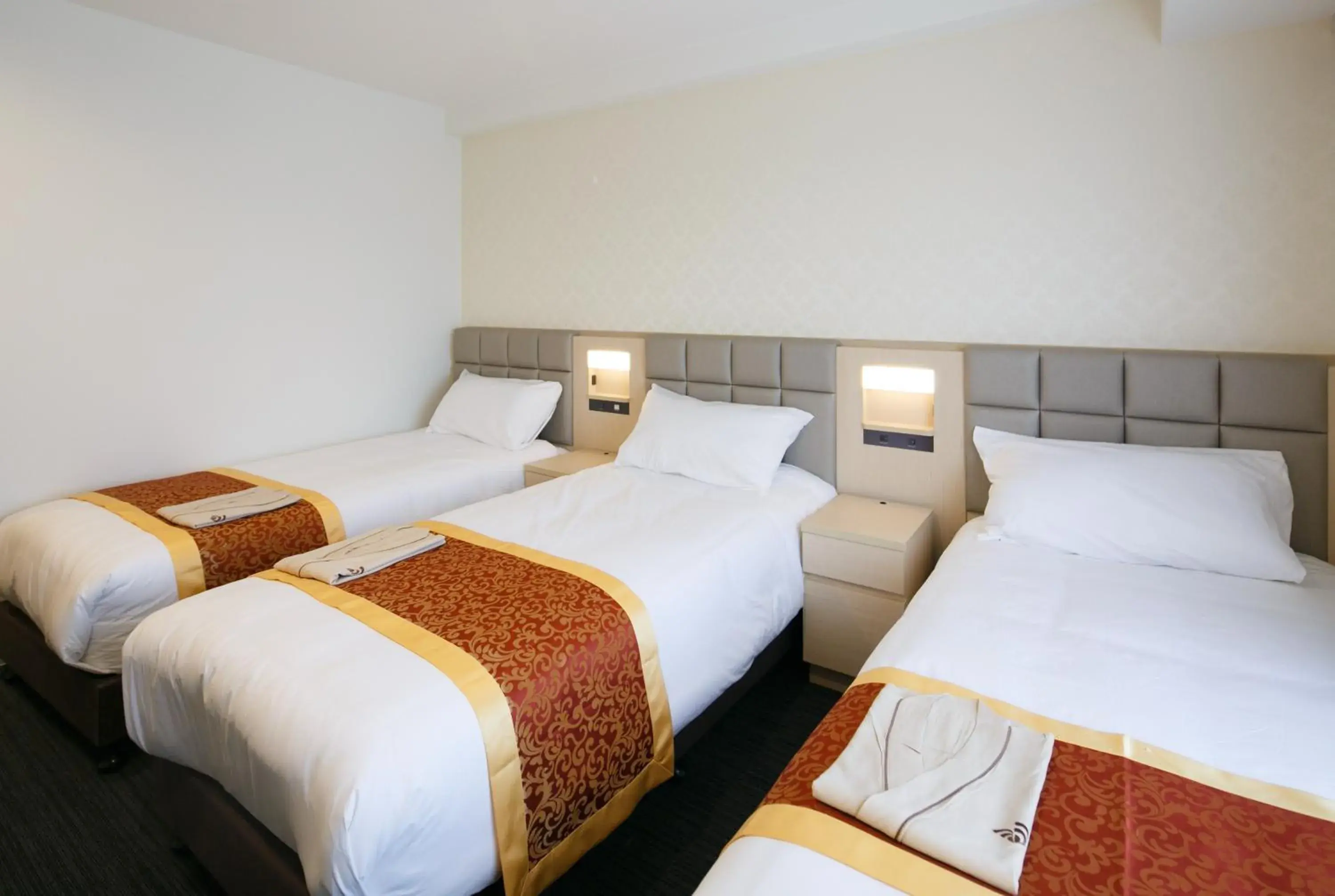 Photo of the whole room, Bed in Day Nice Hotel Tokyo Photo of the whole room, Bed in Day Nice Hotel Tokyo