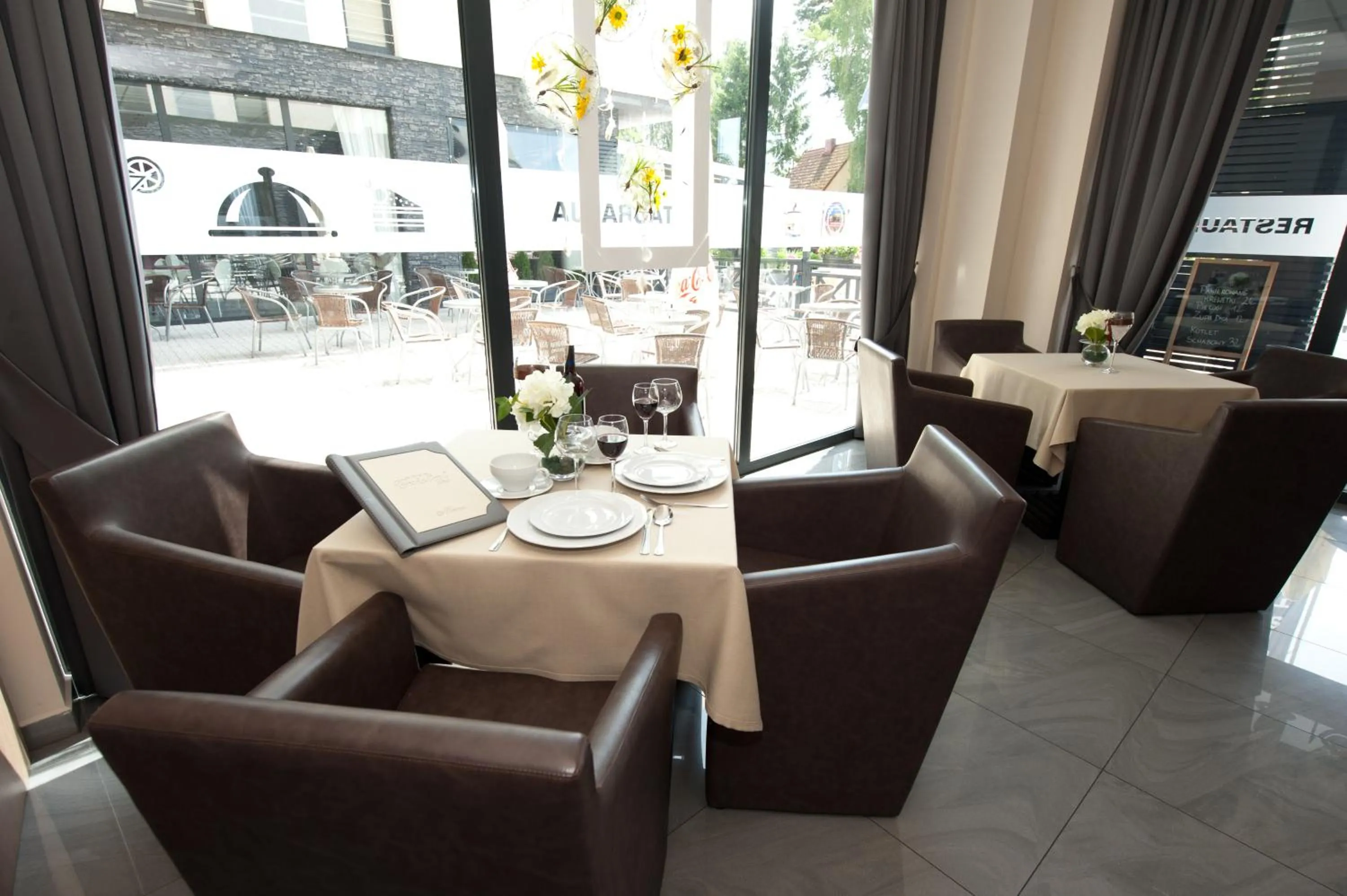 Restaurant/places to eat in Cristal SPA
