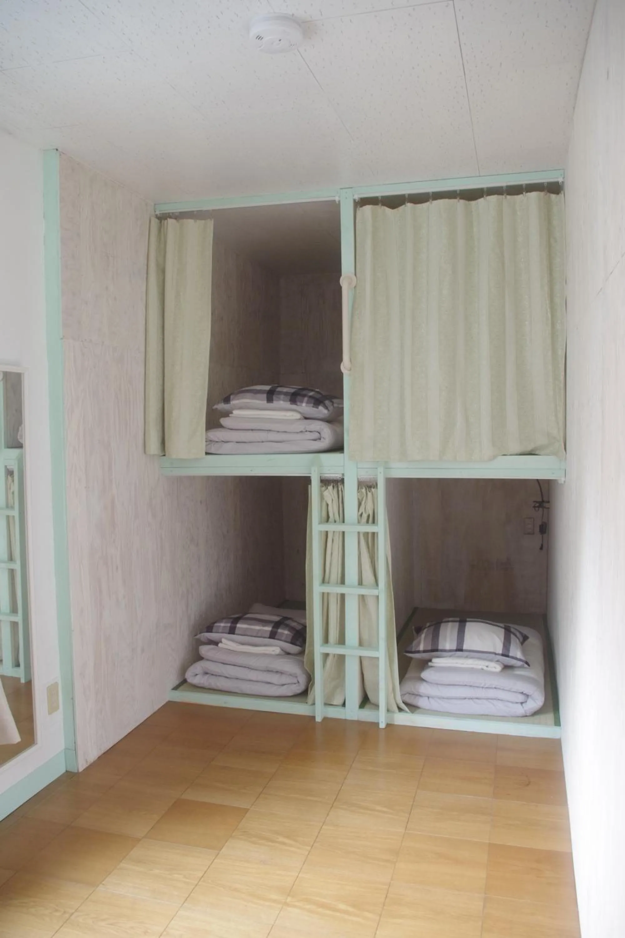 bunk bed, Bed in Kichinan