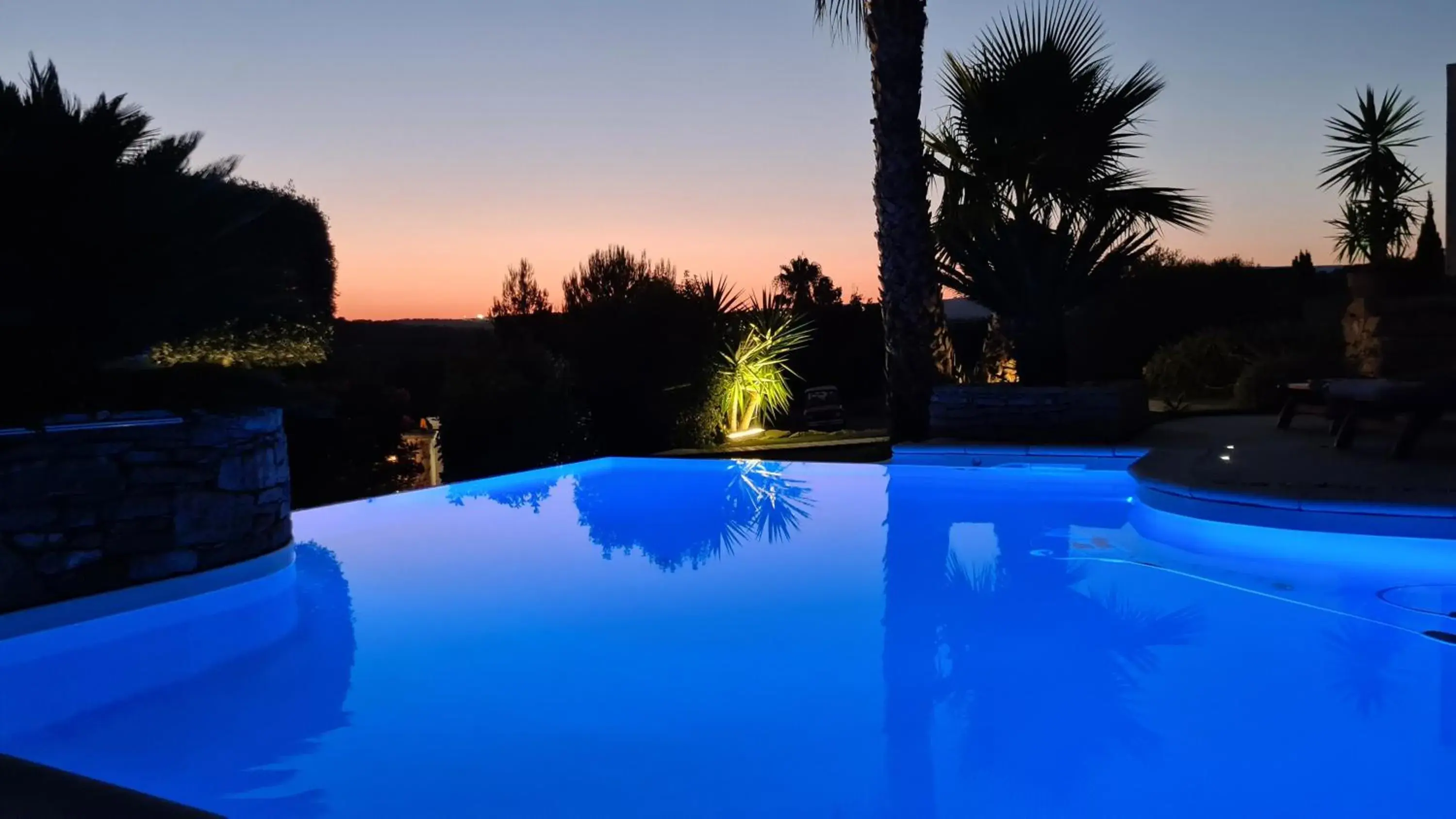 Swimming Pool in la cigale sous l'olivier