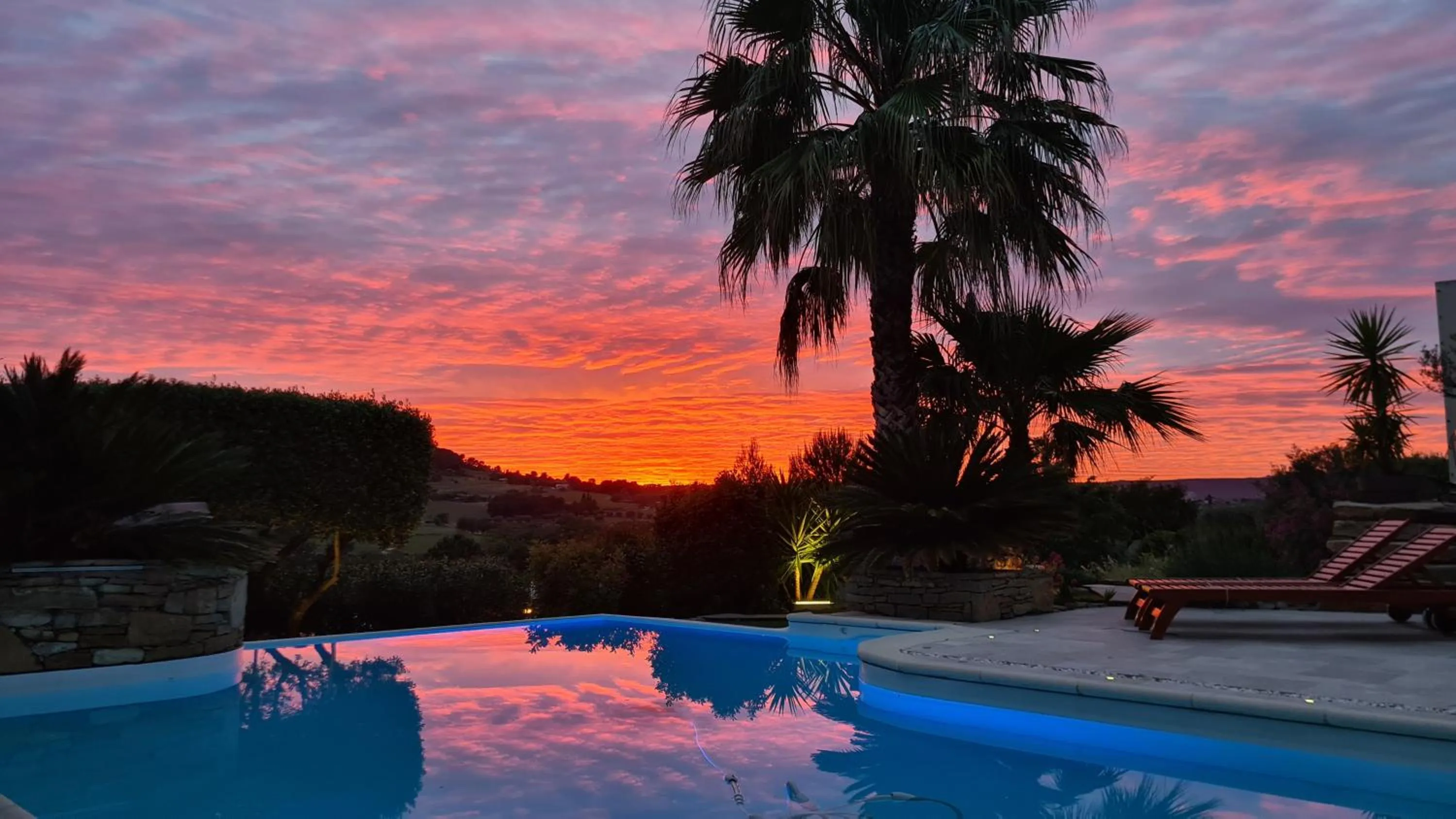Pool view in la cigale sous l'olivier