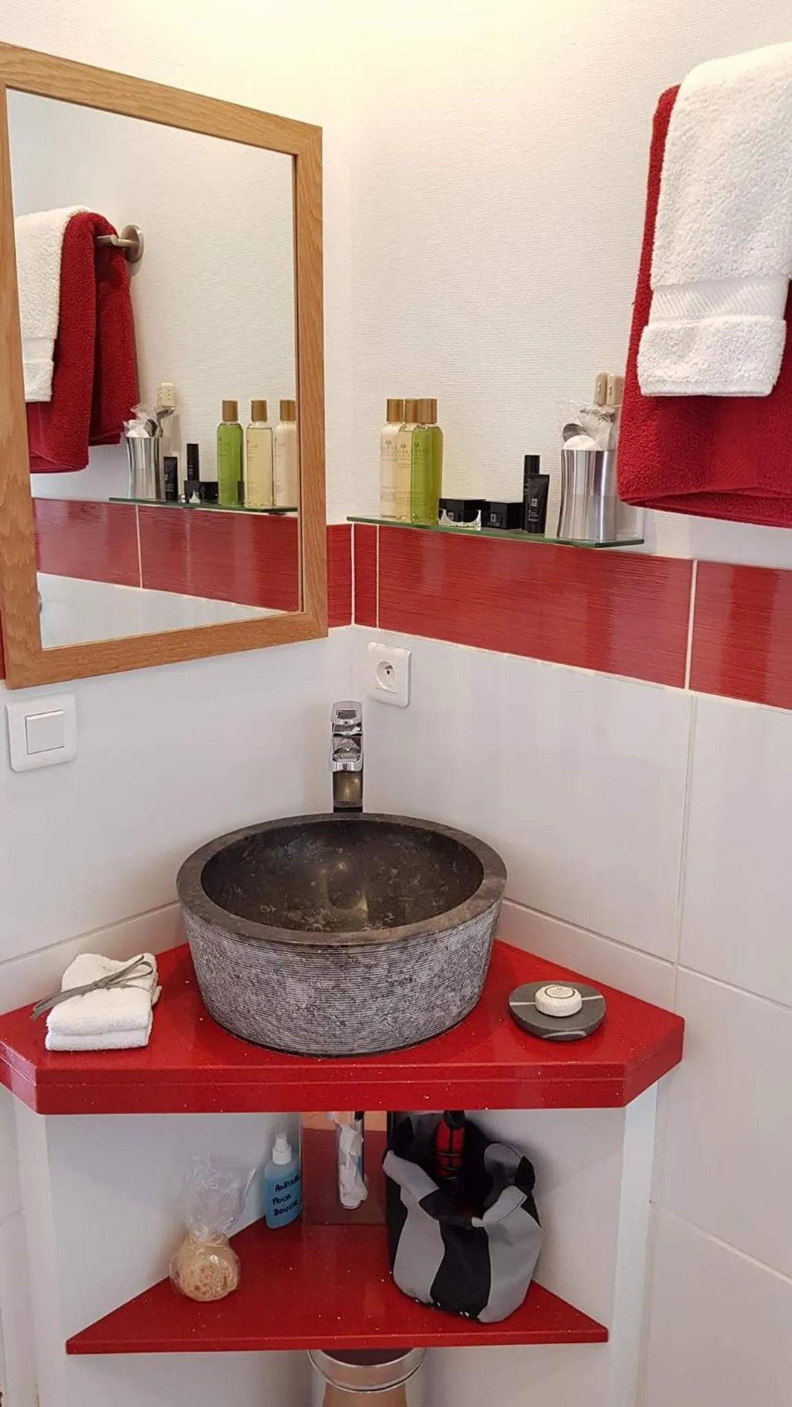 Bathroom in la cigale sous l'olivier