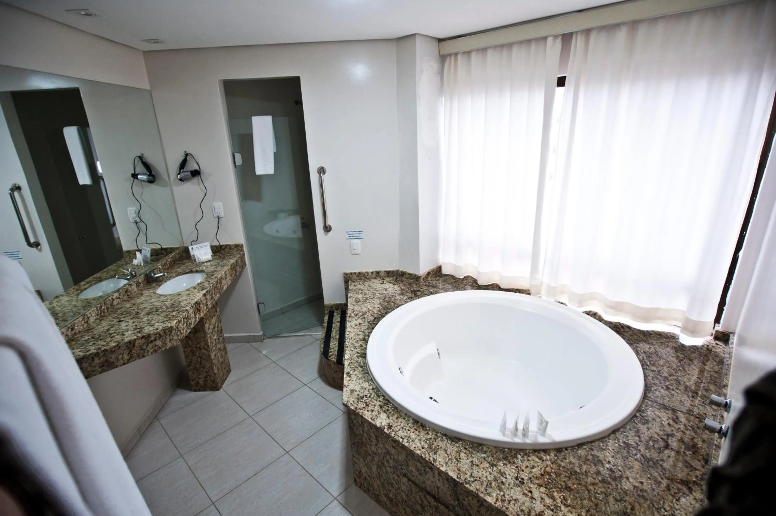 Hot Tub in Hotel Lang Palace - Fica no Centro da Cidade