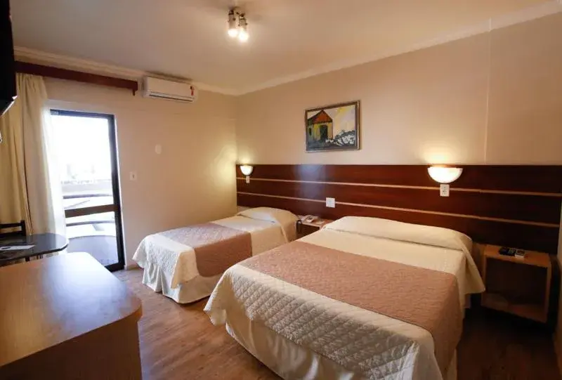 Bedroom, Bed in Hotel Lang Palace - Fica no Centro da Cidade Bedroom, Bed in Hotel Lang Palace - Fica no Centro da Cidade