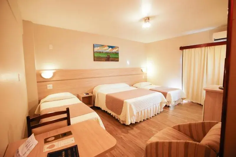 Bed in Hotel Lang Palace - Fica no Centro da Cidade Bed in Hotel Lang Palace - Fica no Centro da Cidade