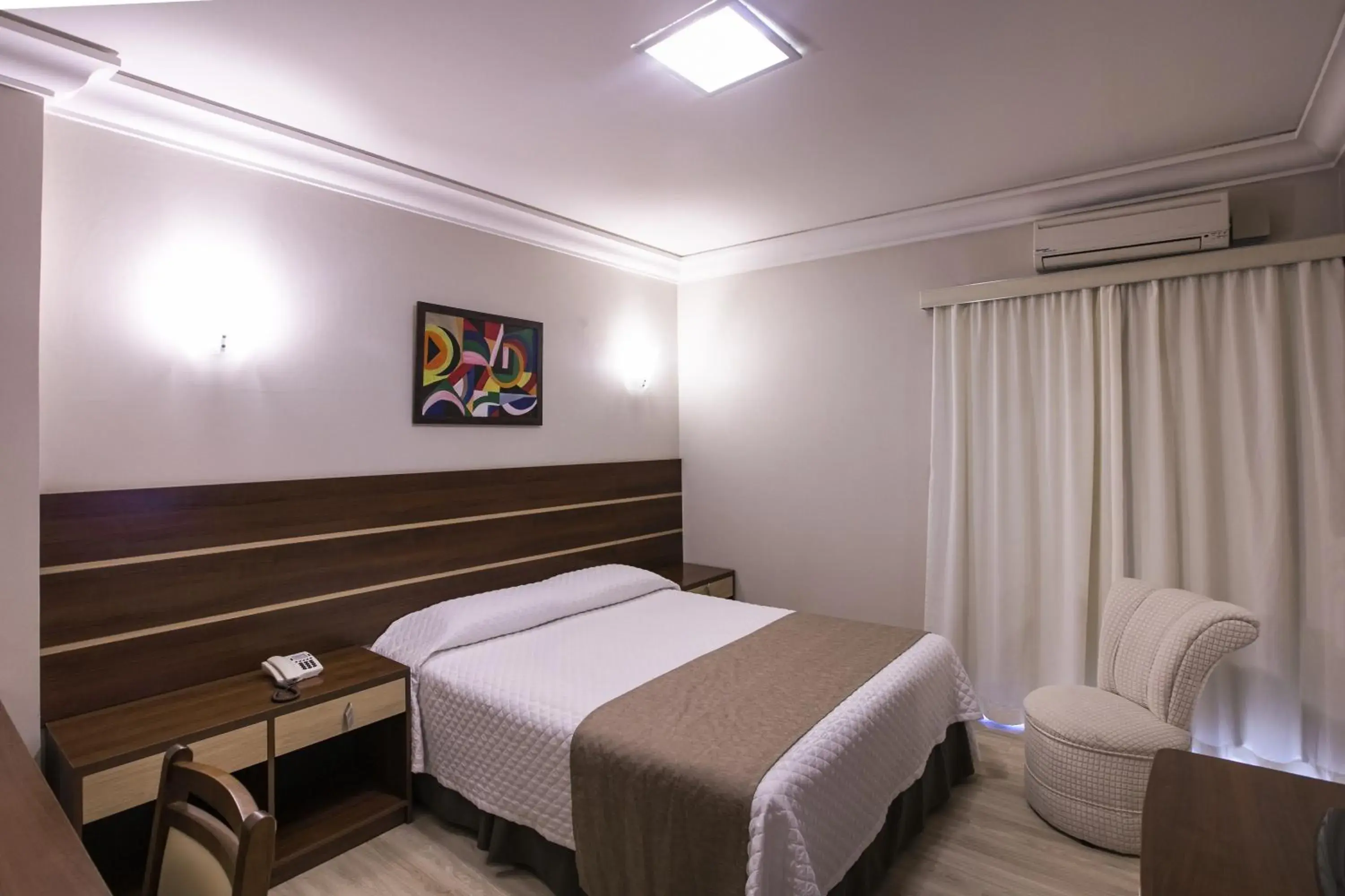 Bedroom, Bed in Hotel Lang Palace - Fica no Centro da Cidade Bedroom, Bed in Hotel Lang Palace - Fica no Centro da Cidade