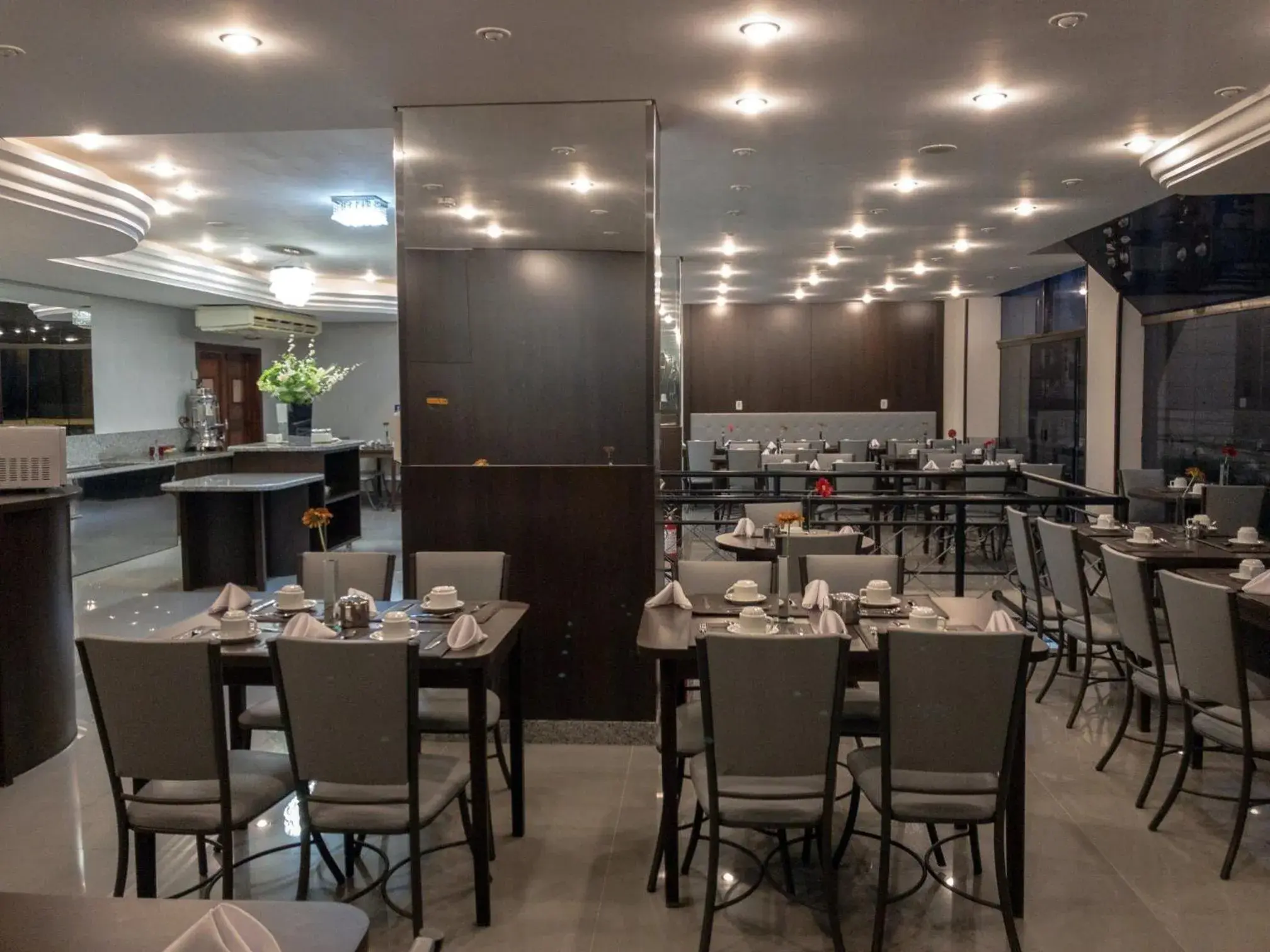 Restaurant/places to eat in Hotel Lang Palace - Fica no Centro da Cidade Restaurant/places to eat in Hotel Lang Palace - Fica no Centro da Cidade