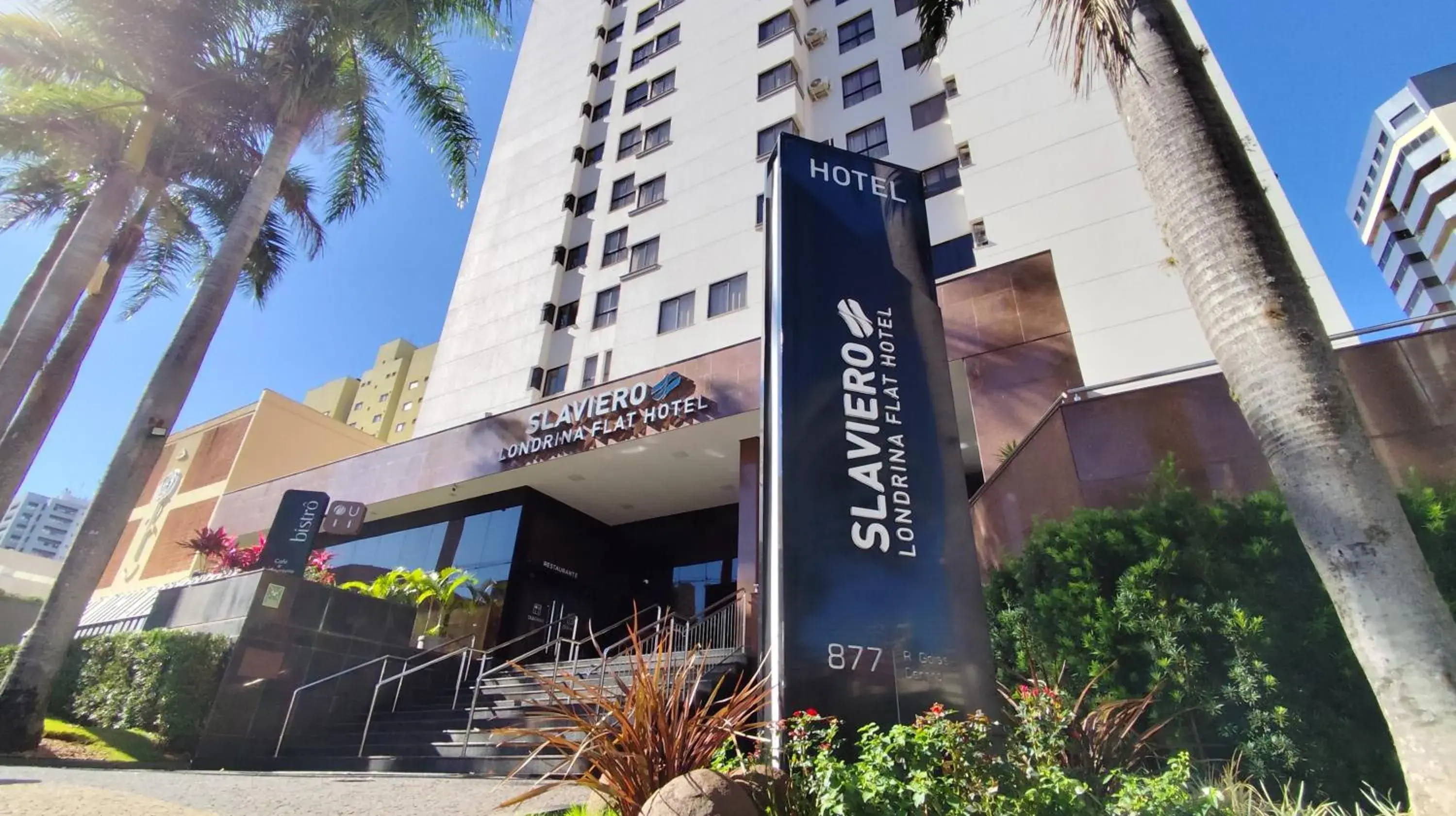 Facade/entrance in Slaviero Londrina Flat Facade/entrance in Slaviero Londrina Flat