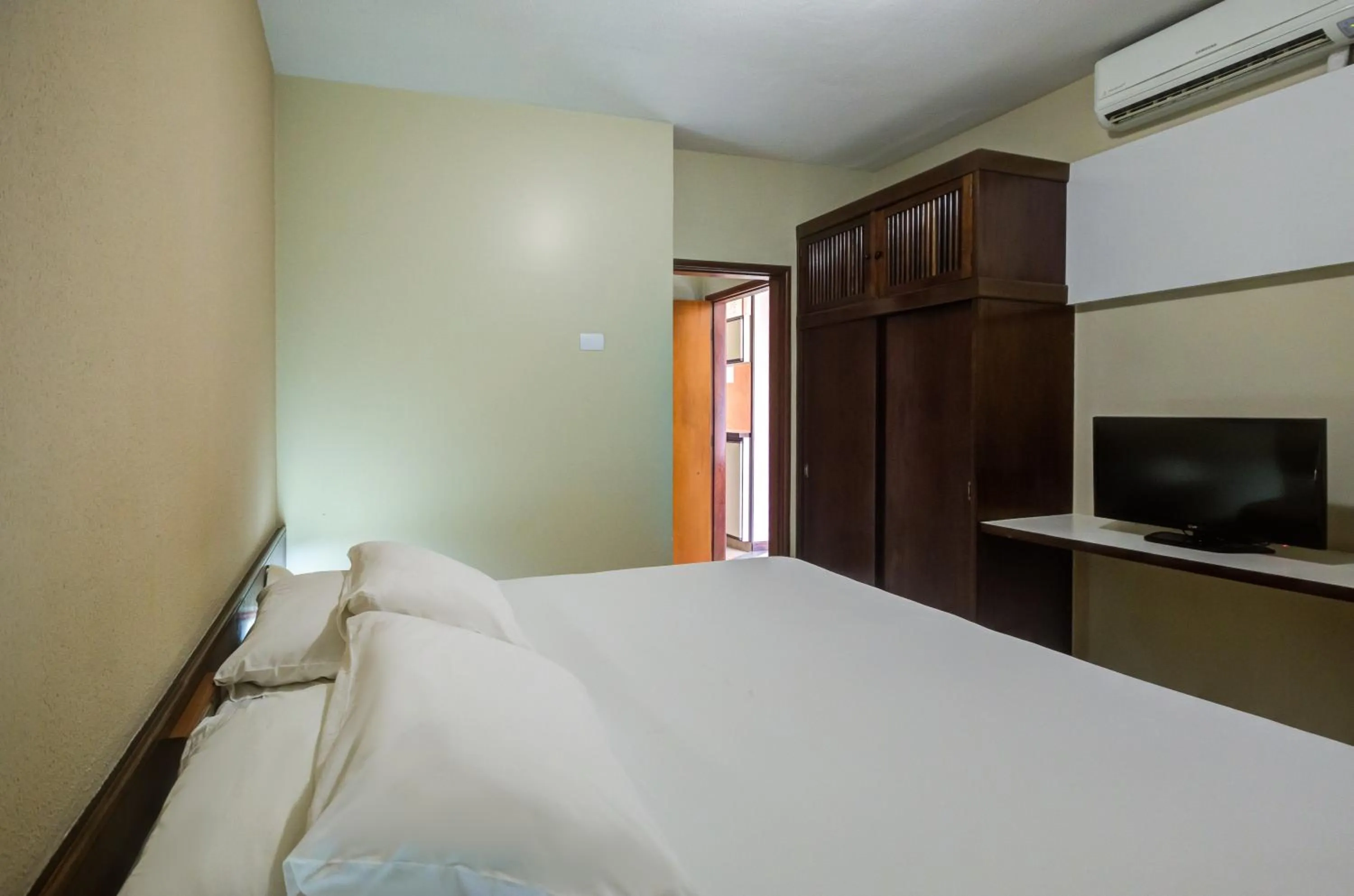 Bedroom, Bed in Slaviero Londrina Flat