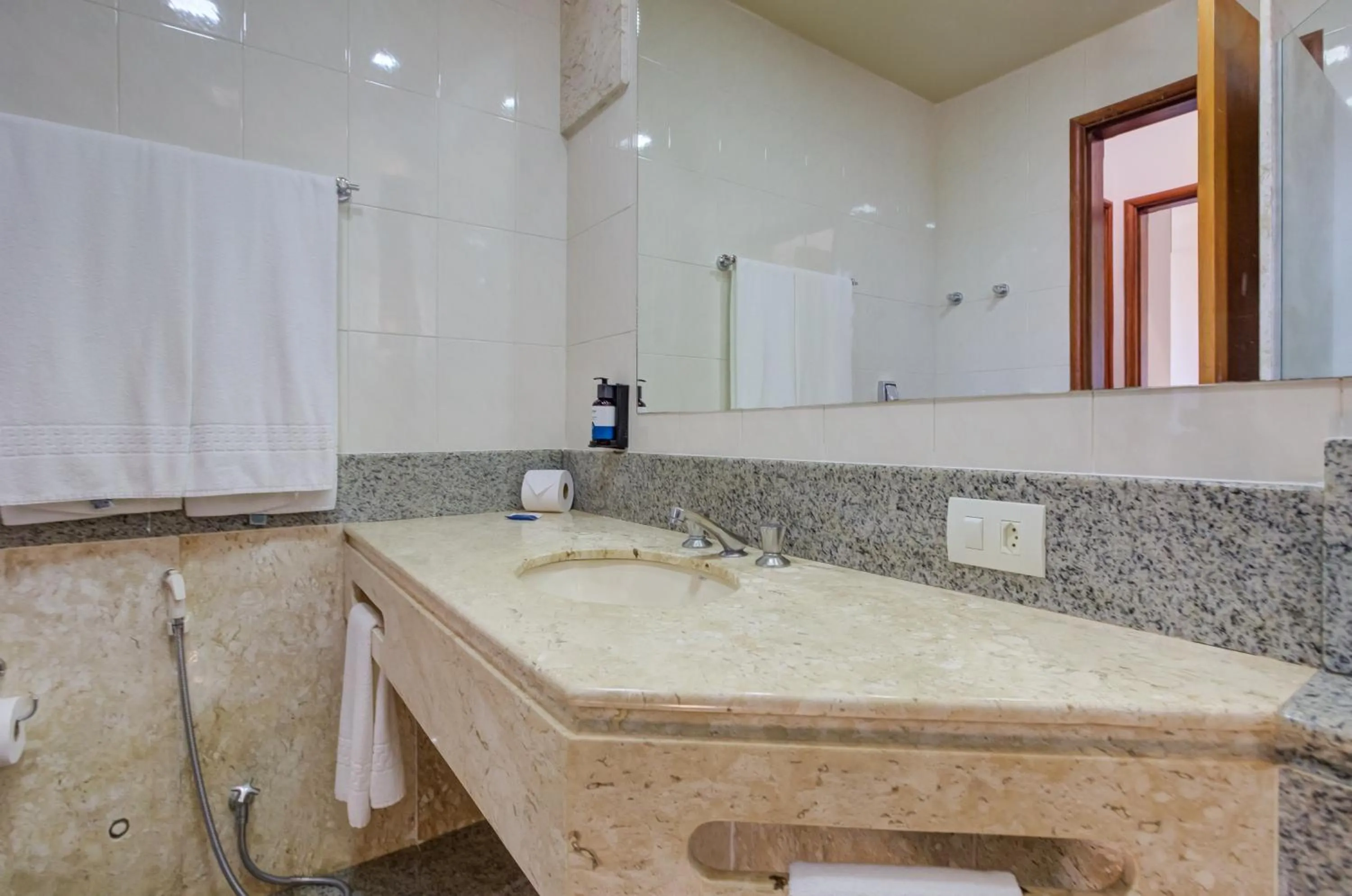 Bathroom in Slaviero Londrina Flat