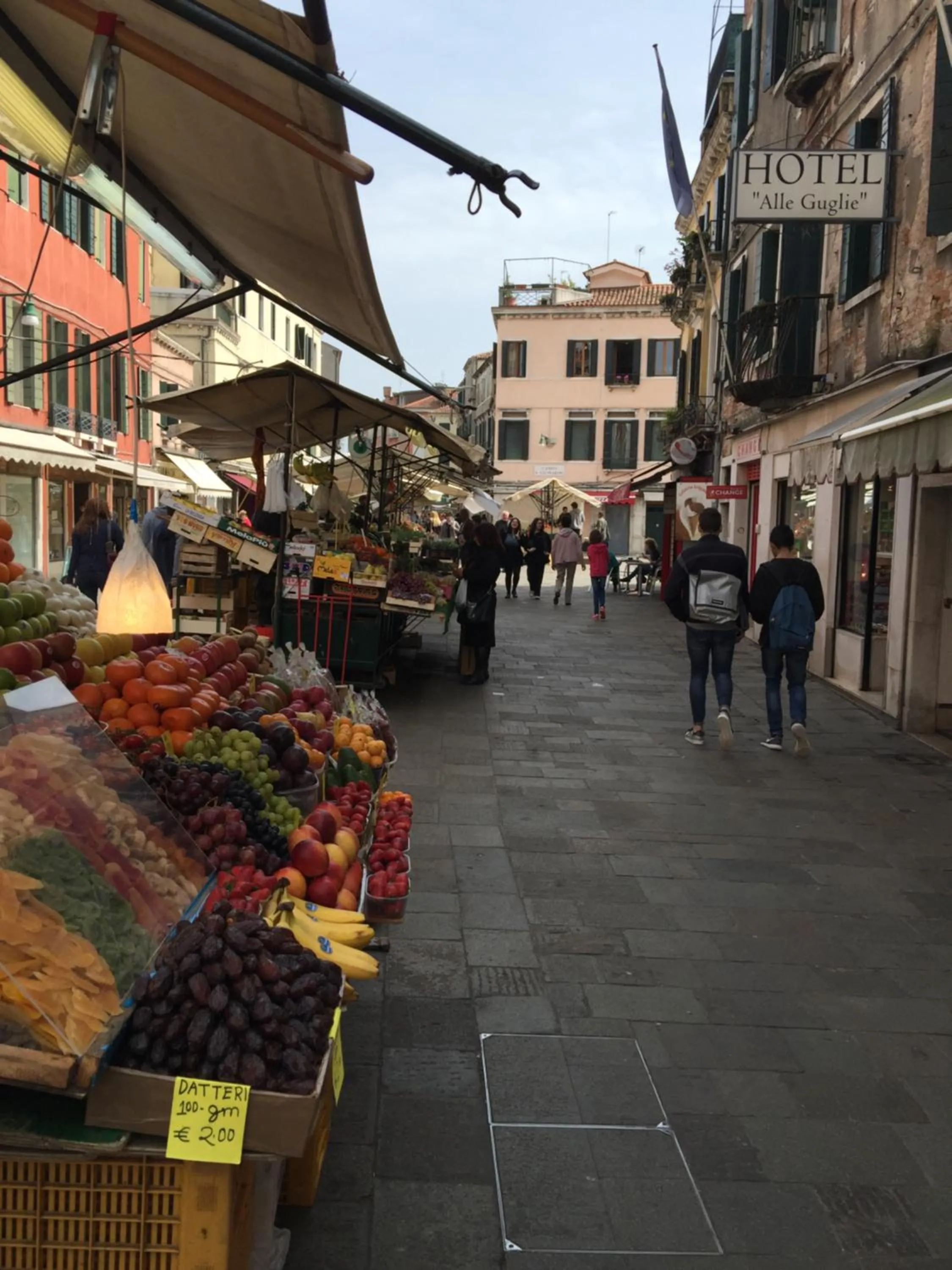 Supermarket/grocery shop in Princess Guest House Canal View