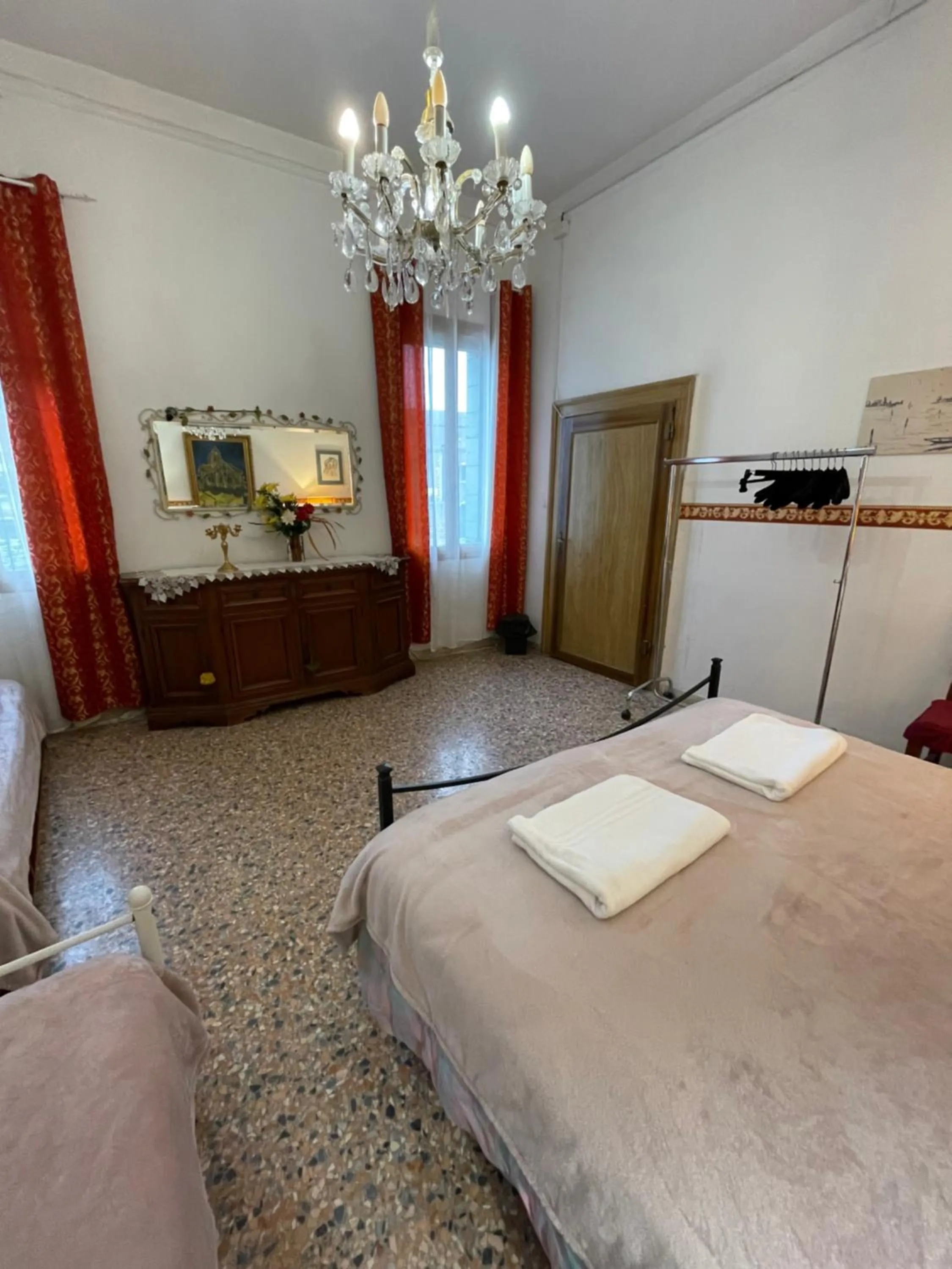 Photo of the whole room, Bed in Princess Guest House Canal View