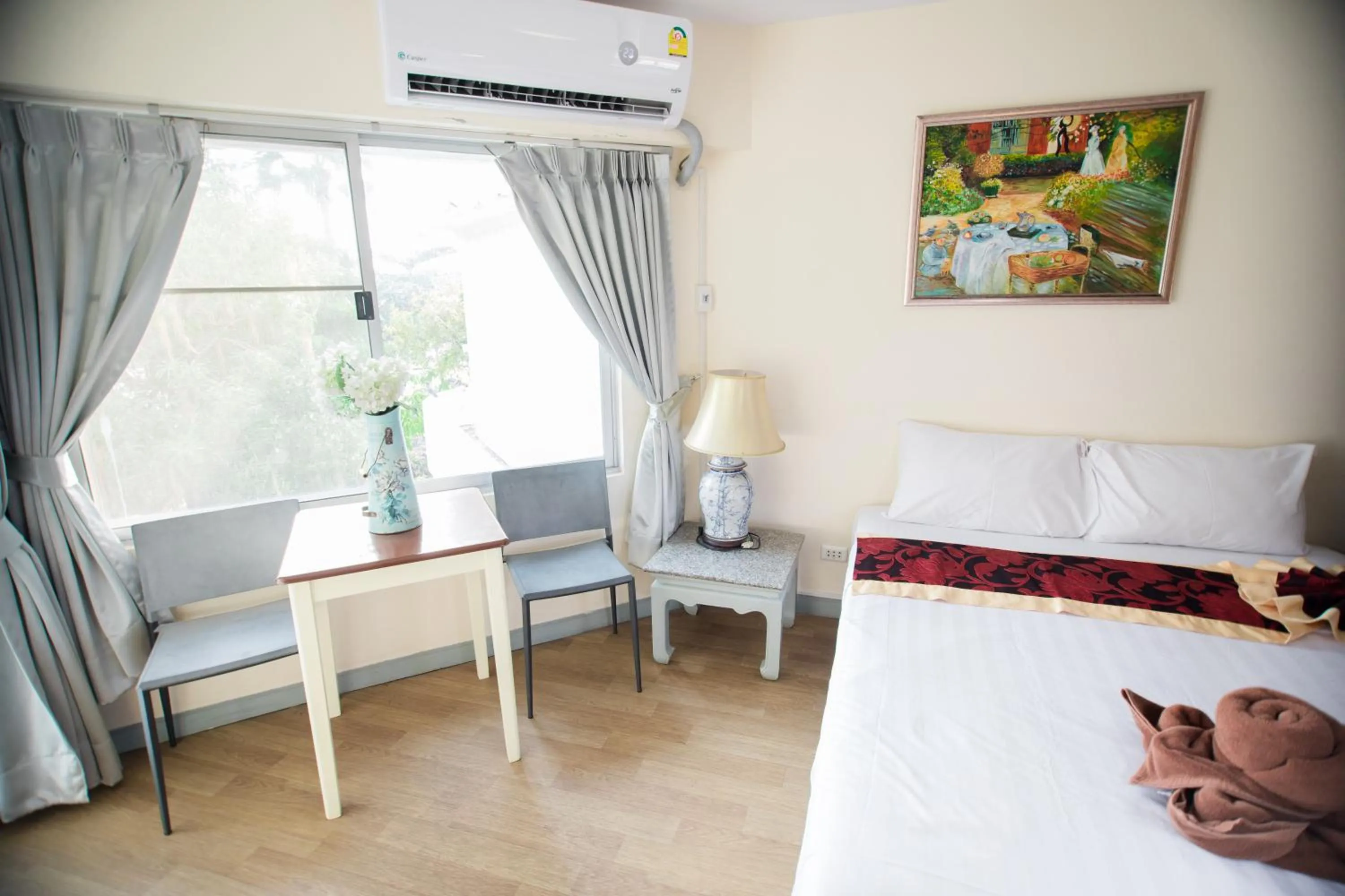 Living room, Bed in Villa Navin