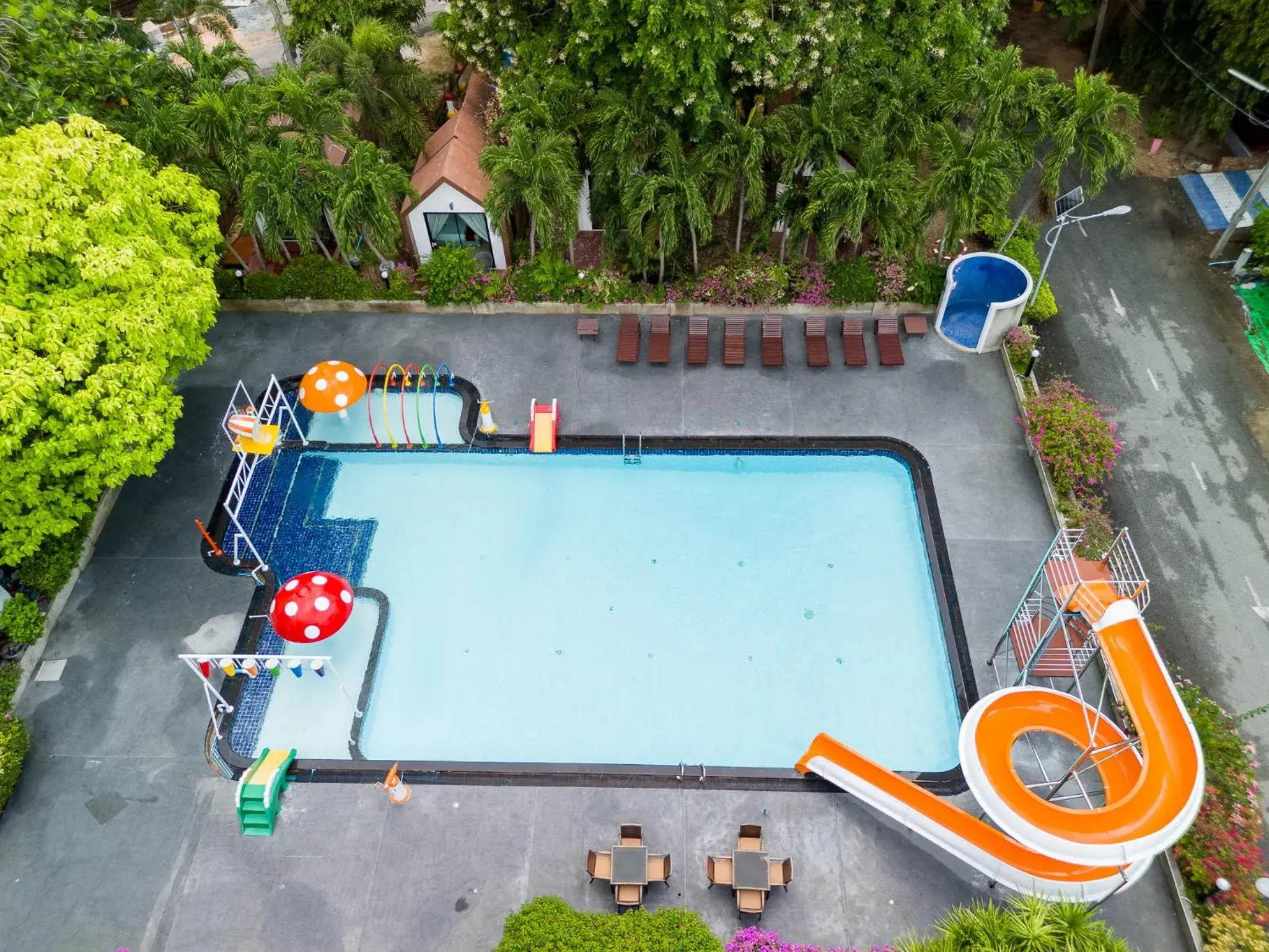 Pool view in Villa Navin Pool view in Villa Navin