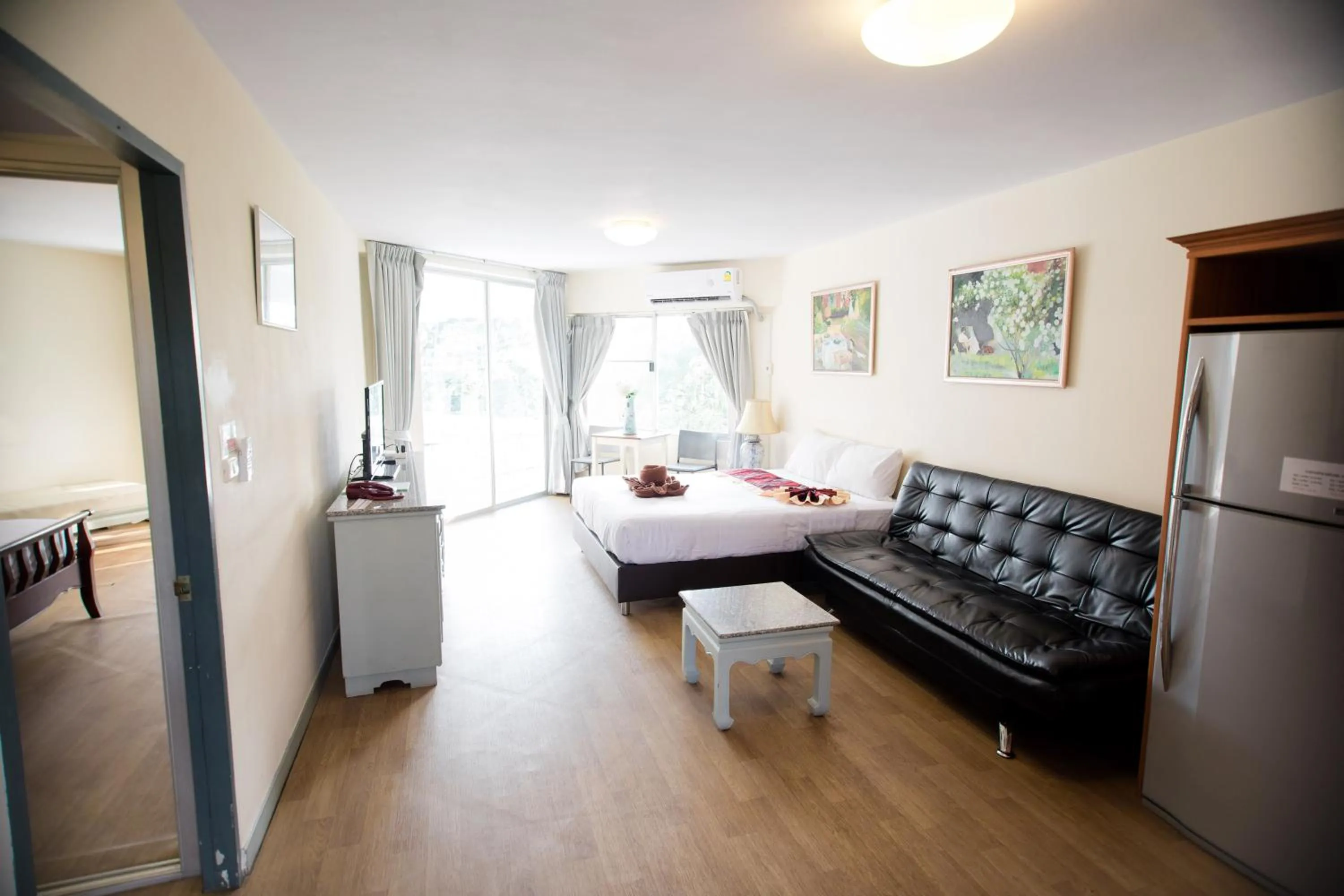 Living room, Bed in Villa Navin