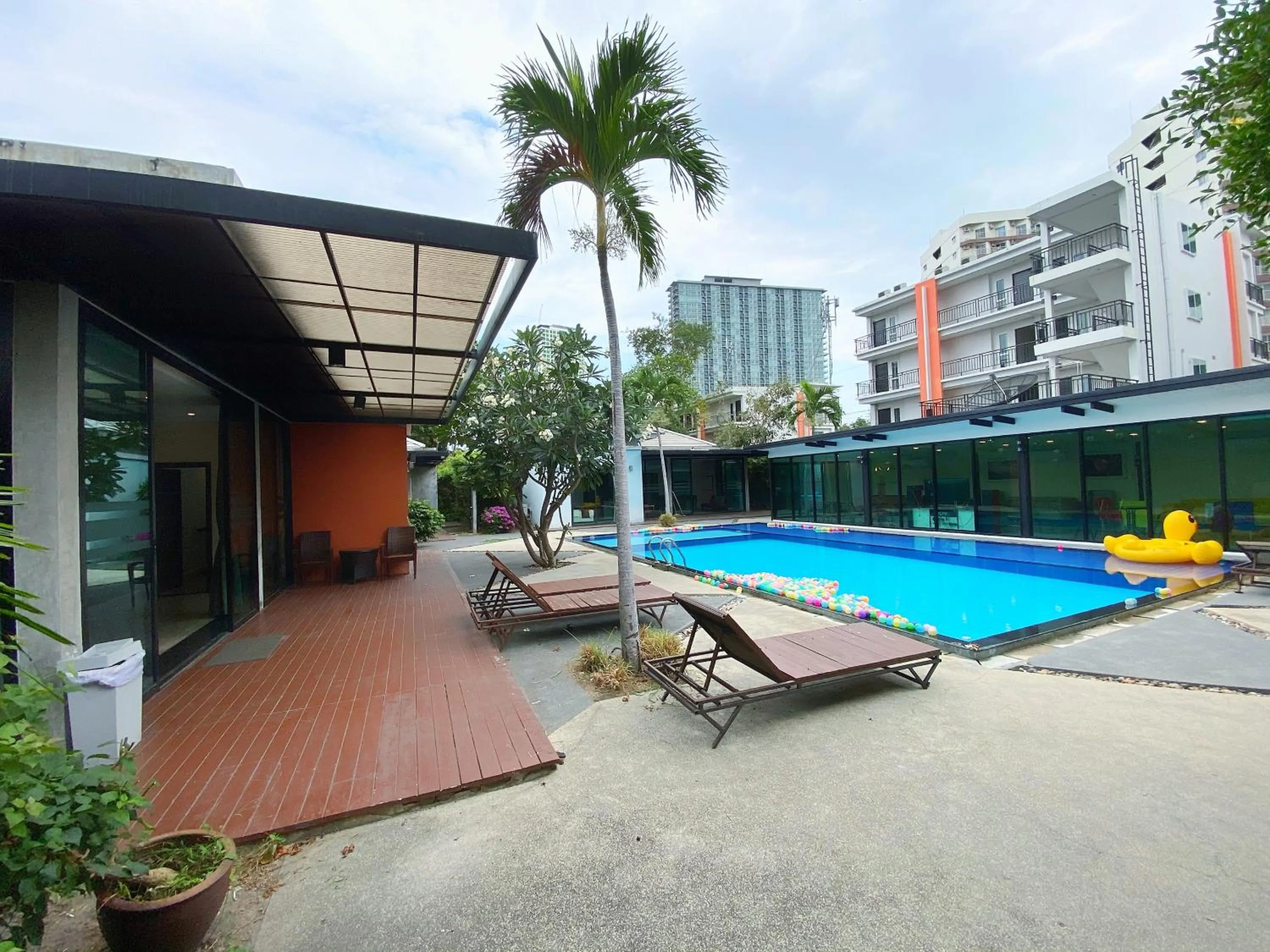 Pool view in Villa Navin