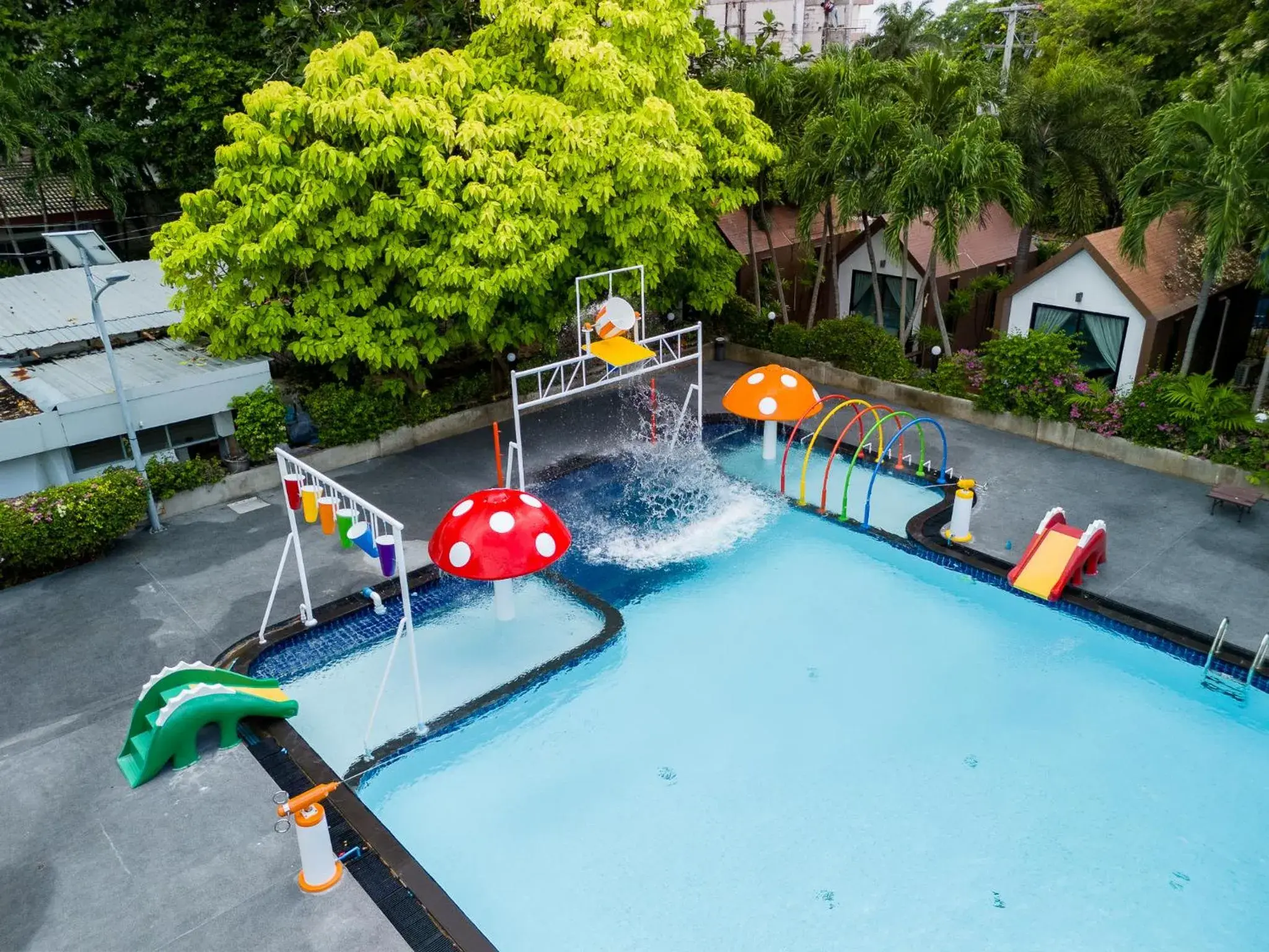 Swimming pool in Villa Navin Swimming pool in Villa Navin