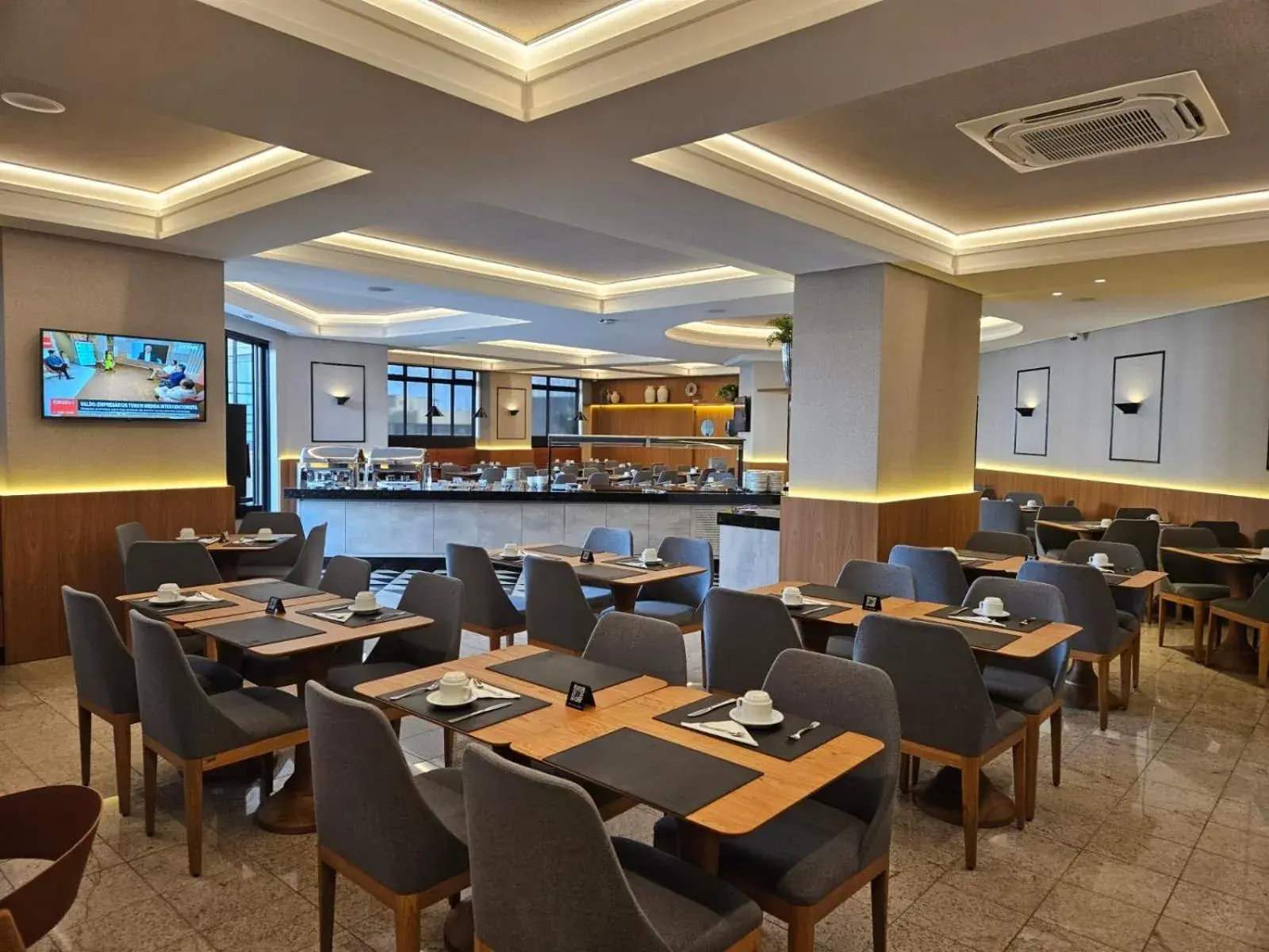 Restaurant/places to eat in Hotel Metrópole Maringá Restaurant/places to eat in Hotel Metrópole Maringá