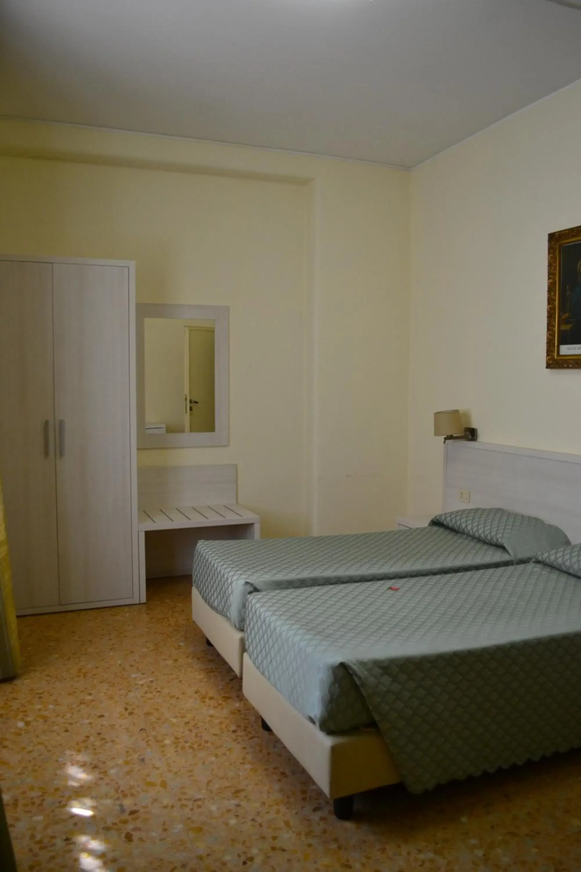 Double or Twin Room with Balcony in Casa per Ferie Ravasco San Pietro Double or Twin Room with Balcony in Casa per Ferie Ravasco San Pietro