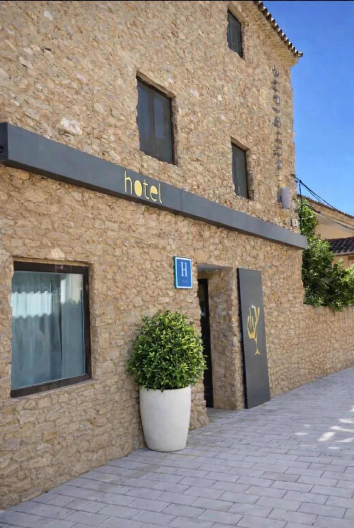 Property building in Hotel Raimblanc