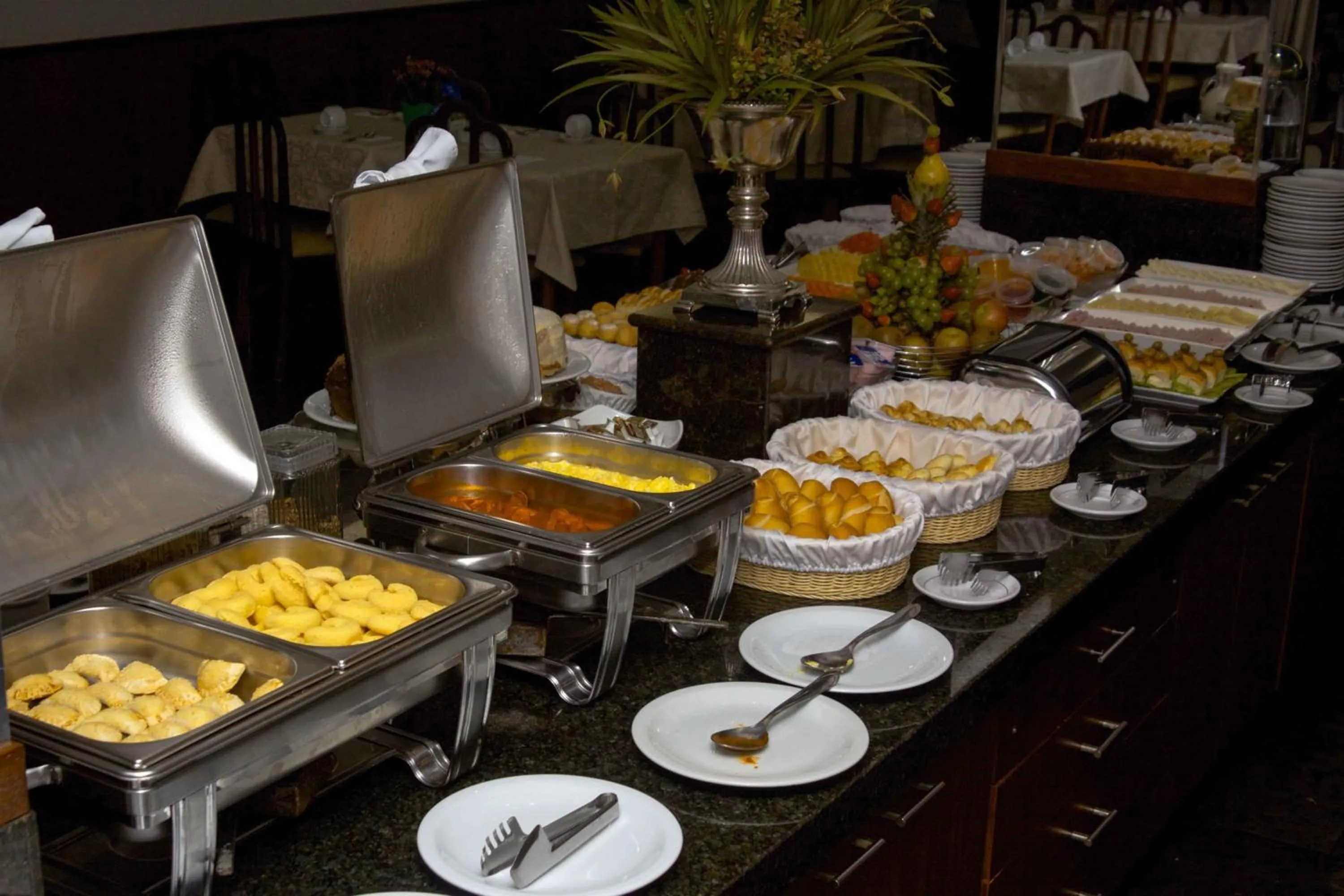 Buffet breakfast in Bristol Exceler Campo Grande