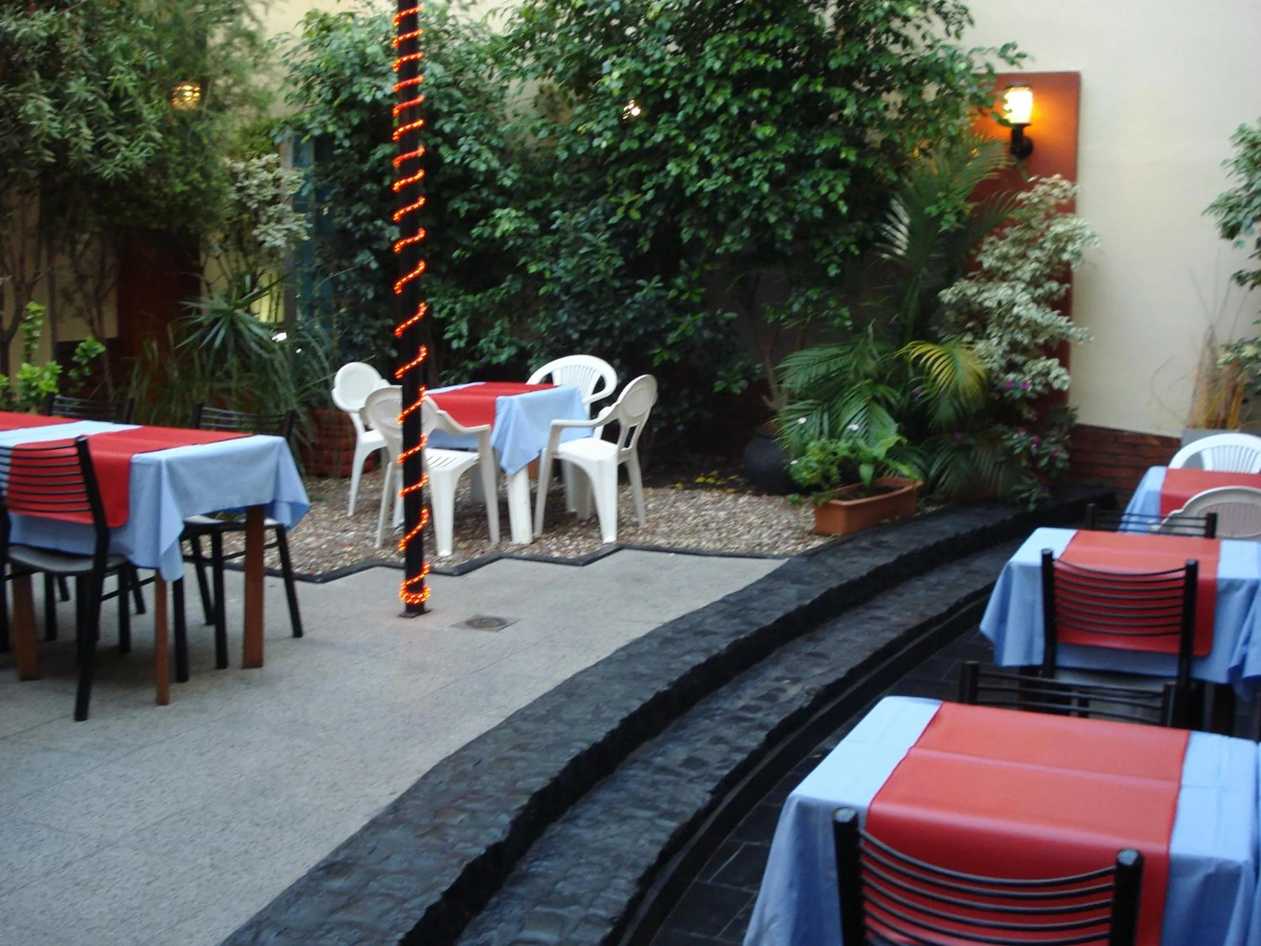 Restaurant/places to eat in Hotel Esperia