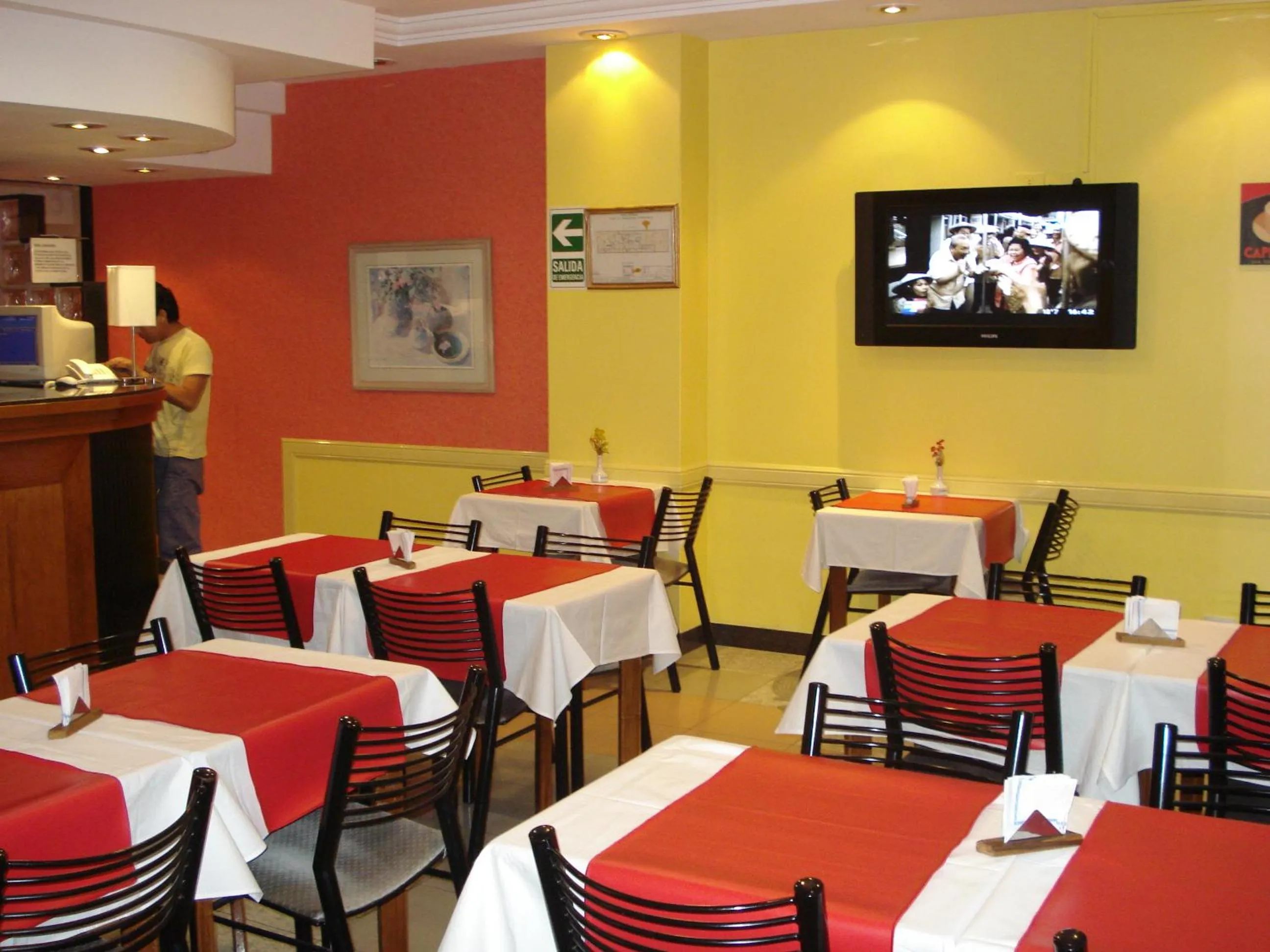 Restaurant/places to eat in Hotel Esperia