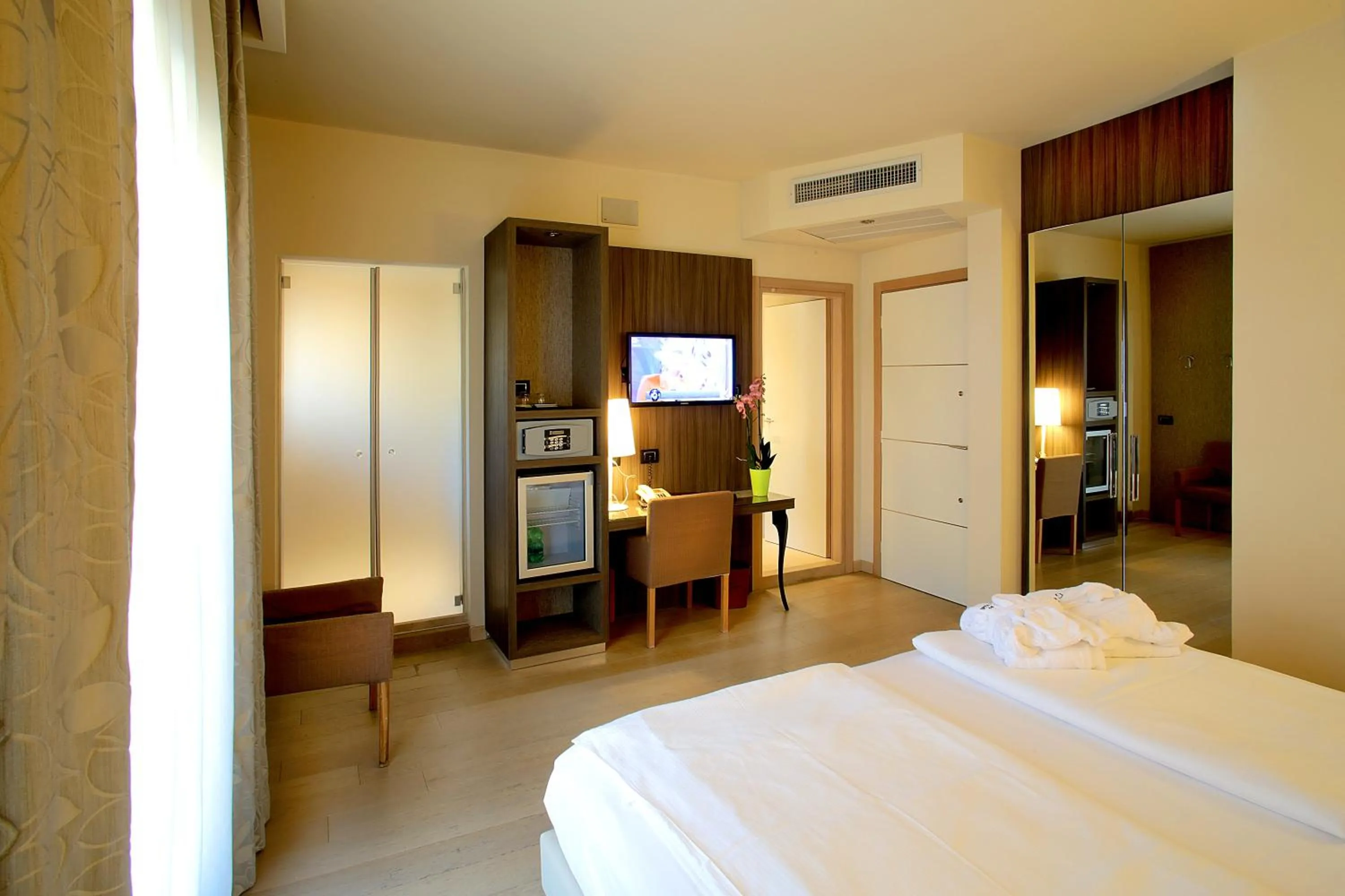 TV and multimedia, Bed in Hotel Galvani