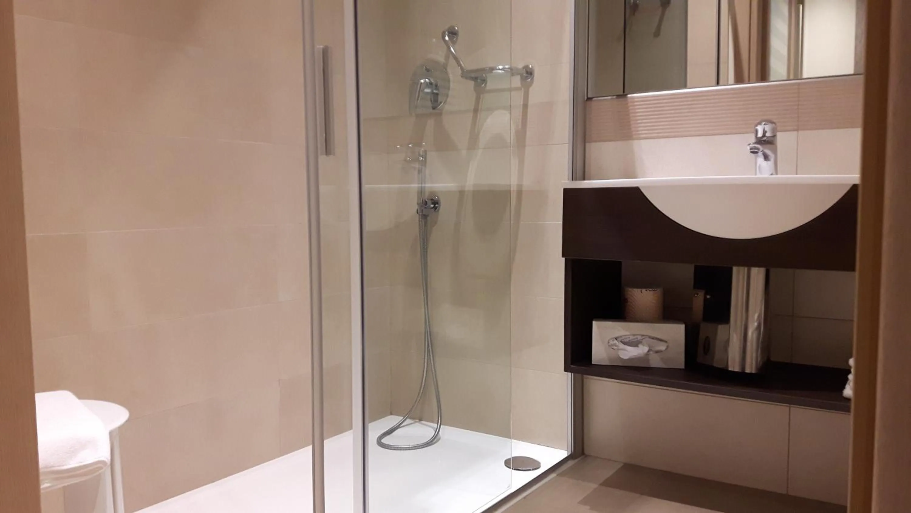 Bathroom in Hotel Galvani