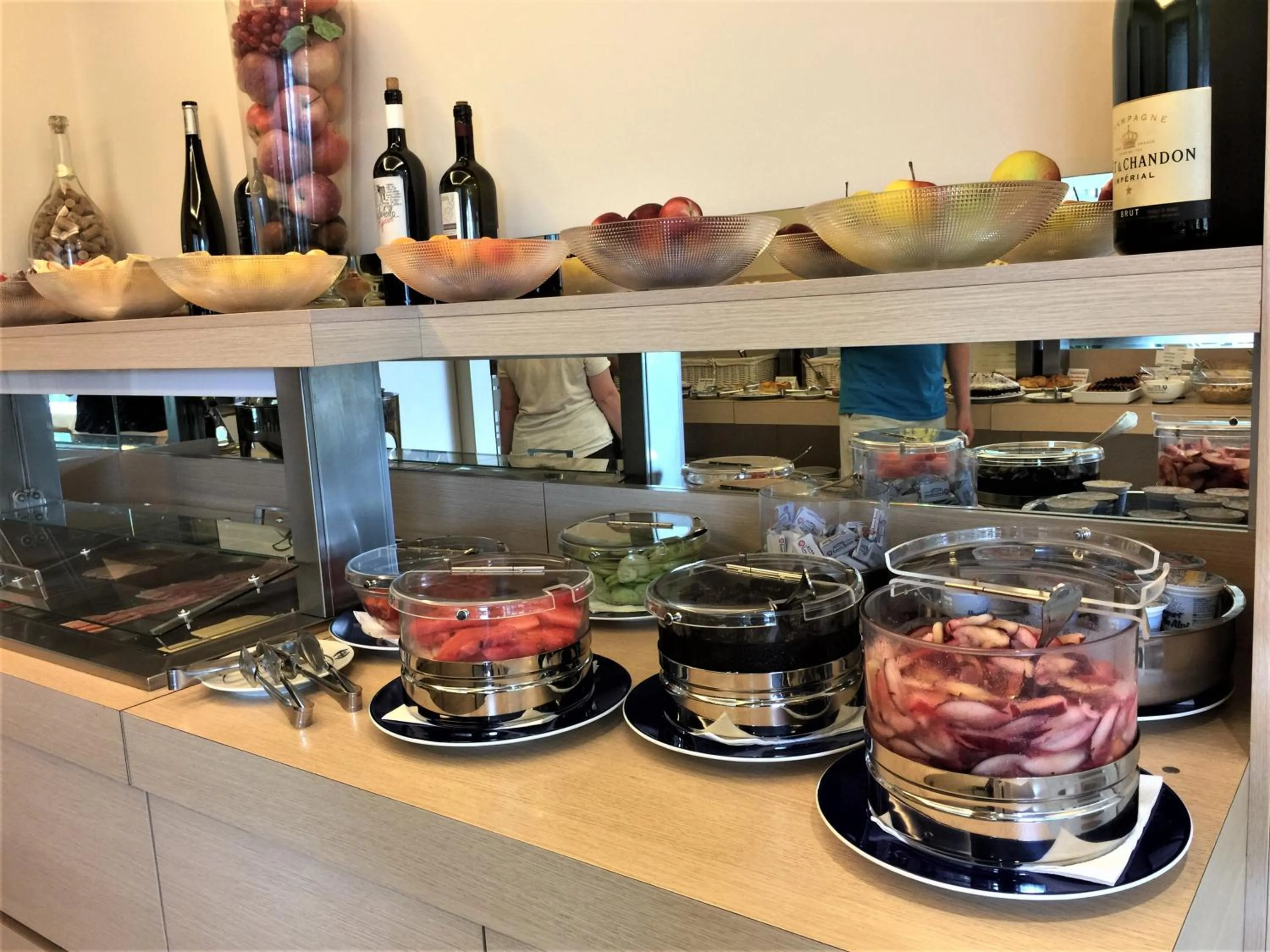 Buffet breakfast in Hotel Galvani