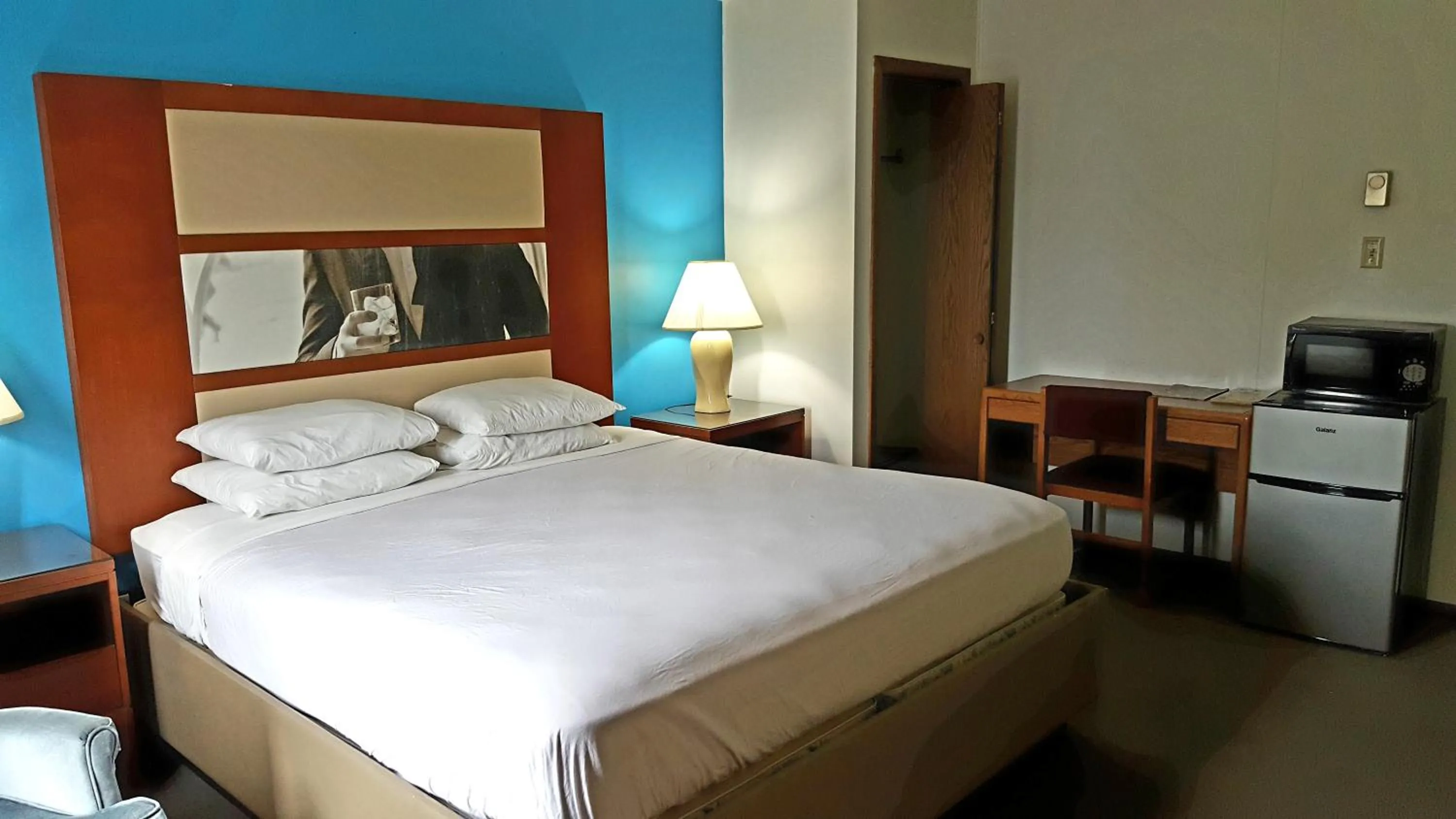 Country Hearth Inn-Iron Mountain