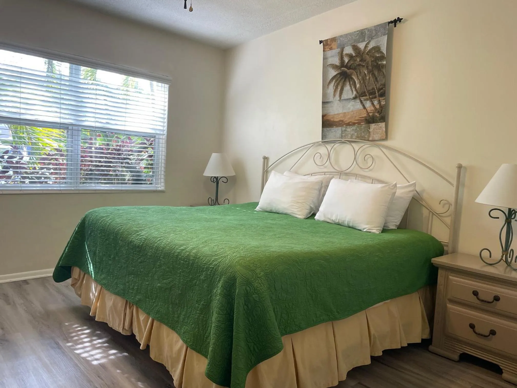 Bed in Venice Beach Villas