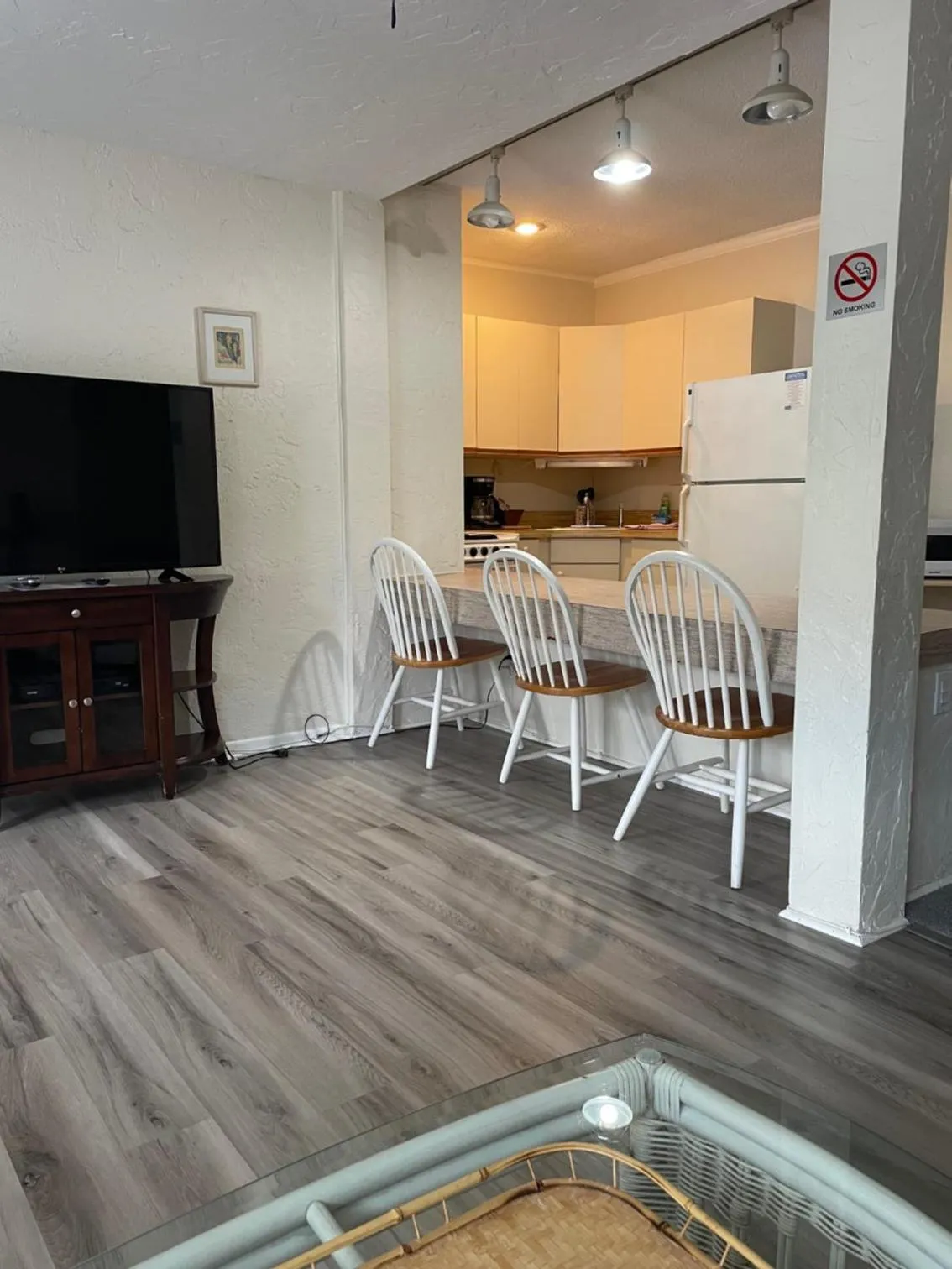 Kitchen or kitchenette in Venice Beach Villas