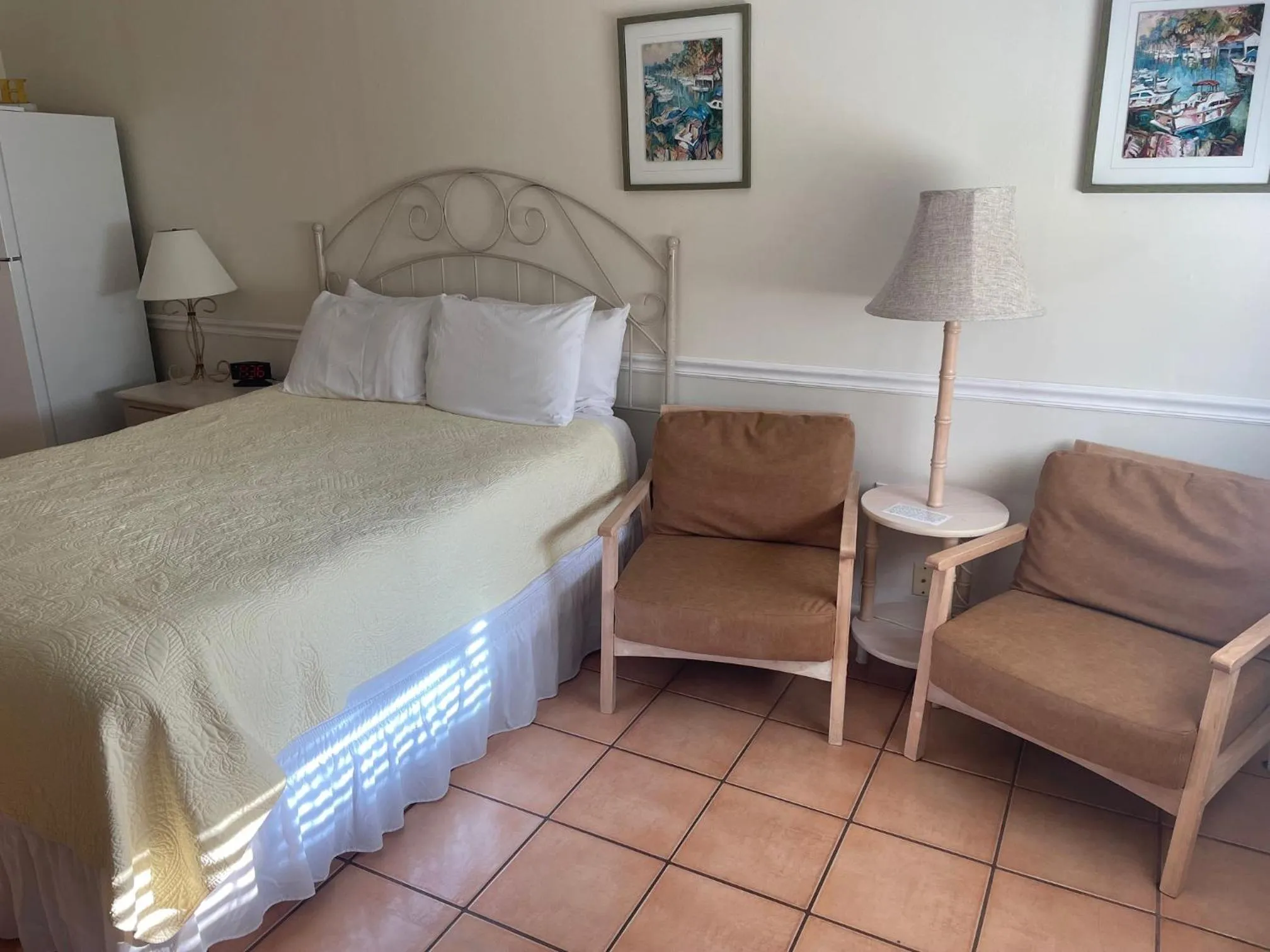 Bed in Venice Beach Villas