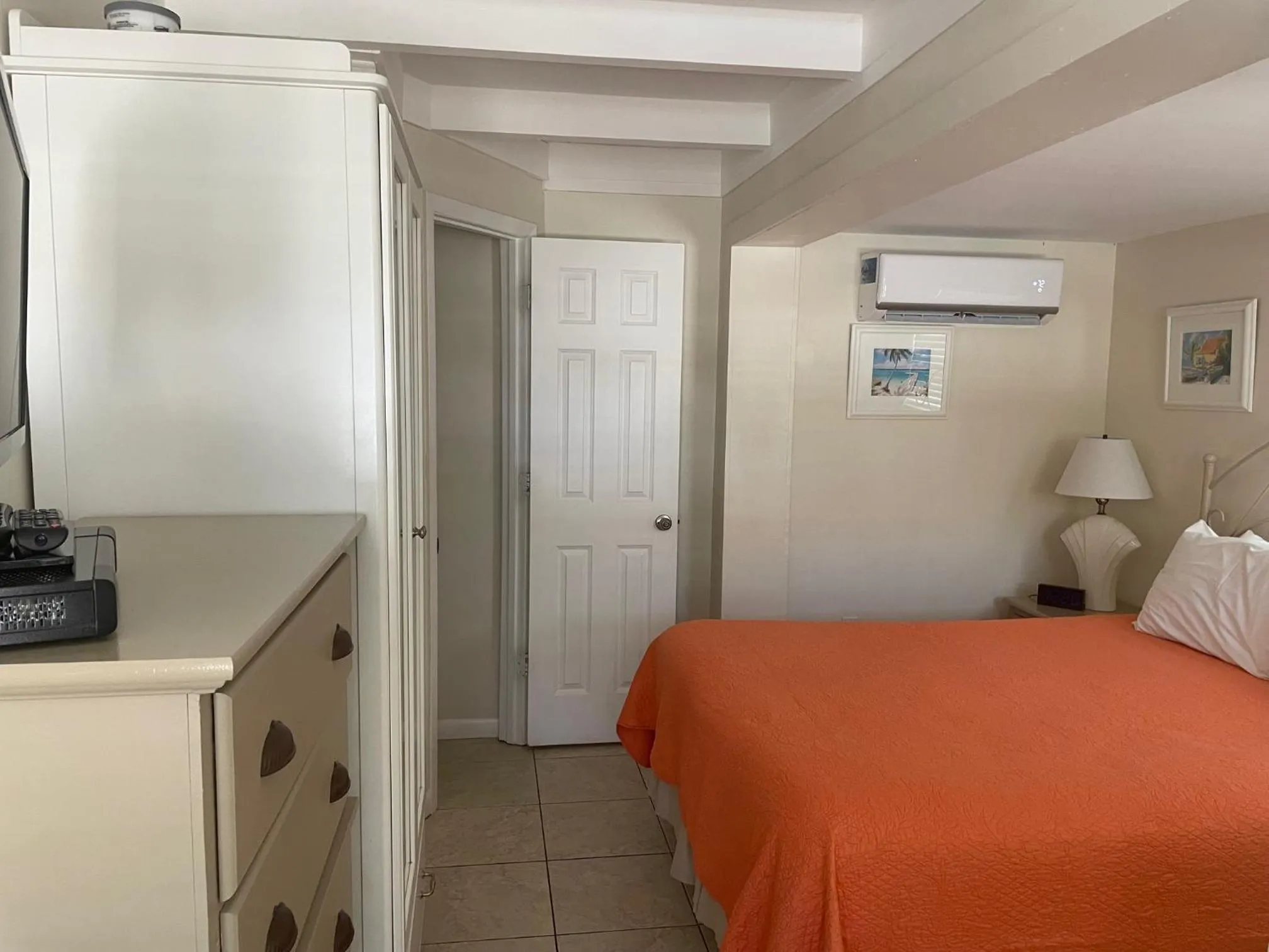 Bedroom, Bed in Venice Beach Villas